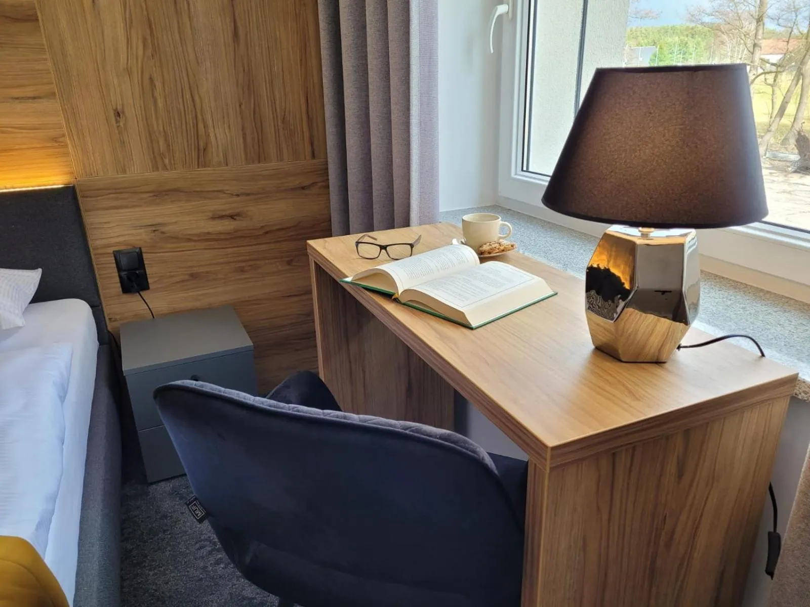 Business facilities in Good Sleep