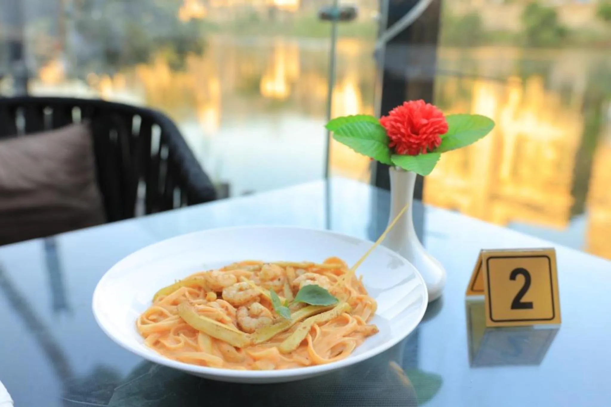 Restaurant/places to eat in Nile Villa Hotel