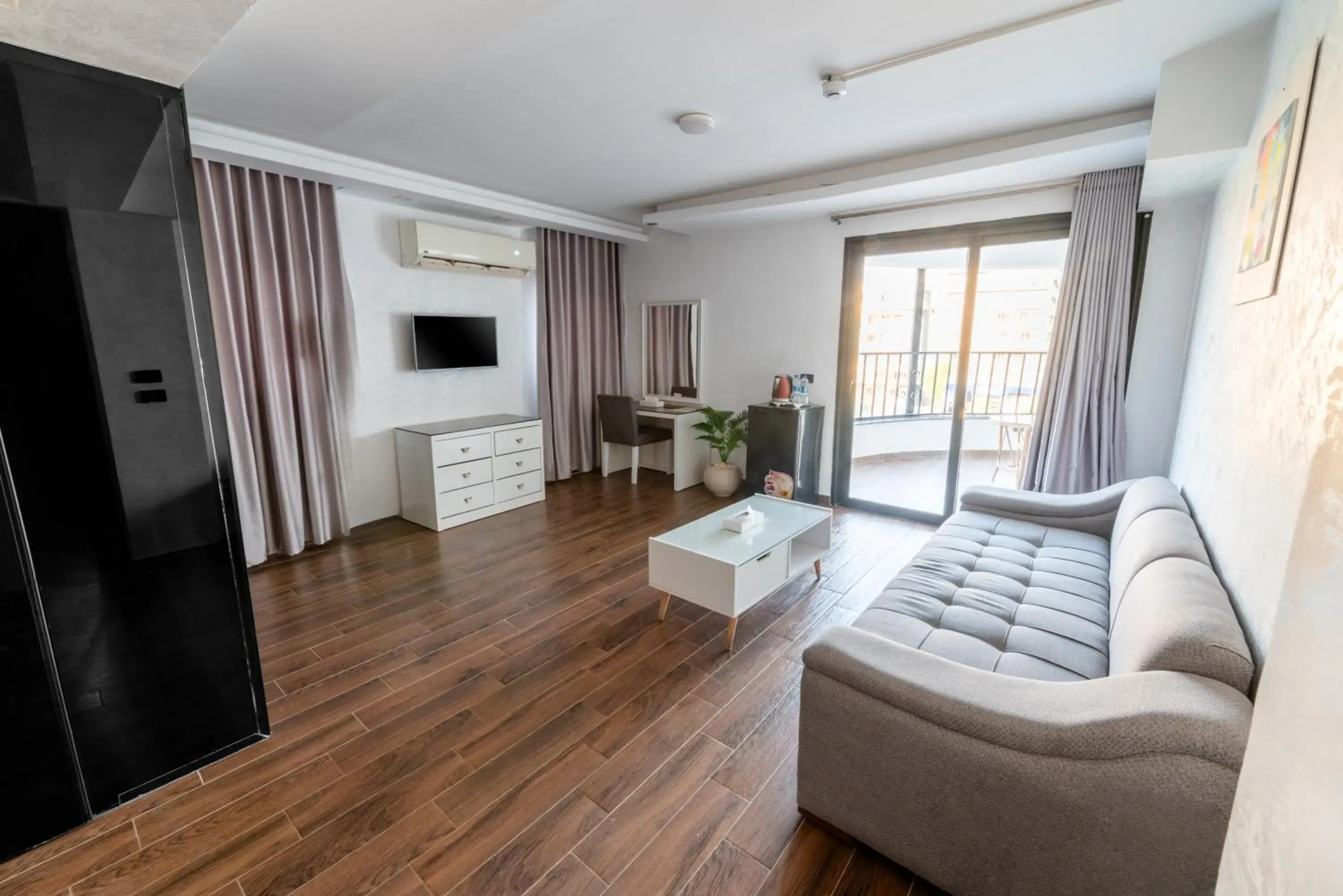 King Suite with Balcony in Nile Villa Hotel King Suite with Balcony in Nile Villa Hotel