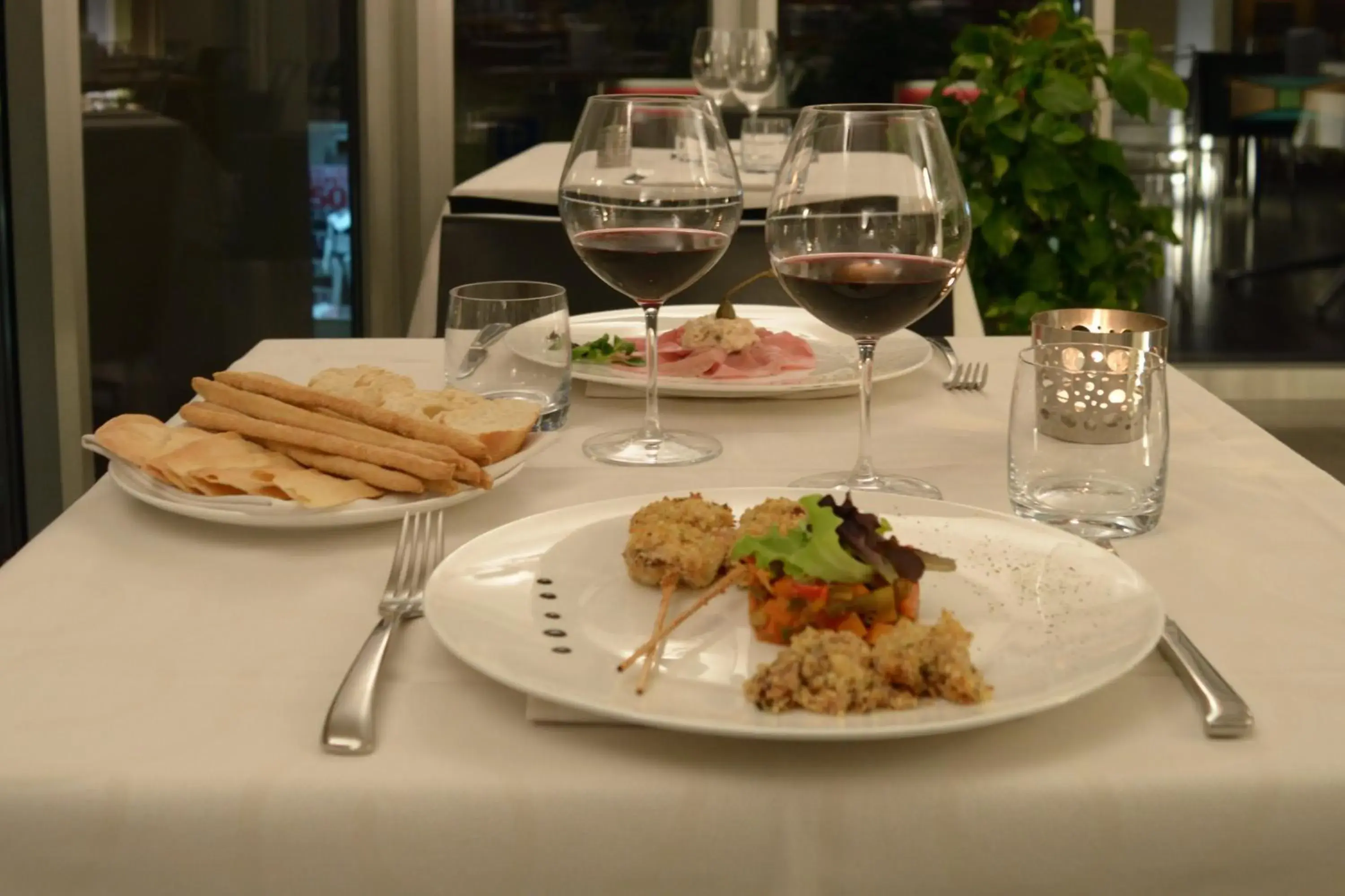 Restaurant/places to eat in Phi Hotel Palio Restaurant/places to eat in Phi Hotel Palio