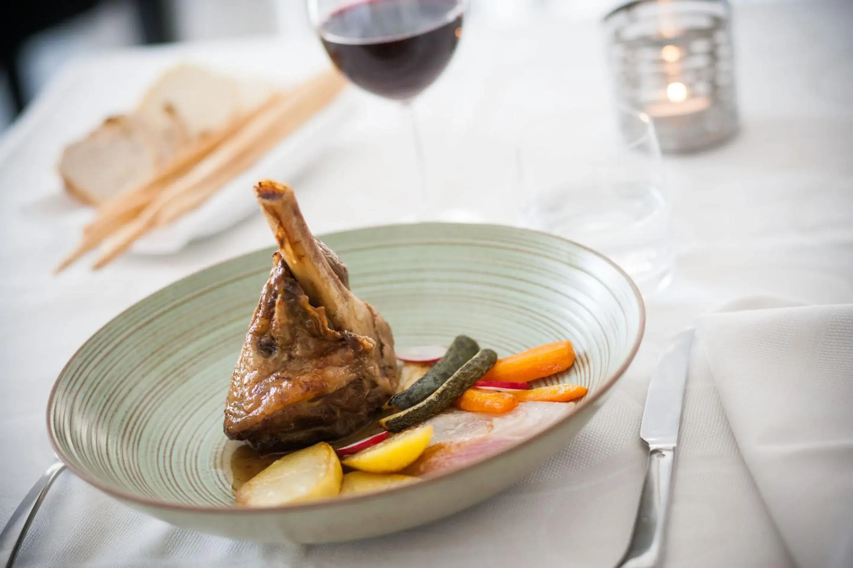 Food and drinks in Phi Hotel Palio Food and drinks in Phi Hotel Palio