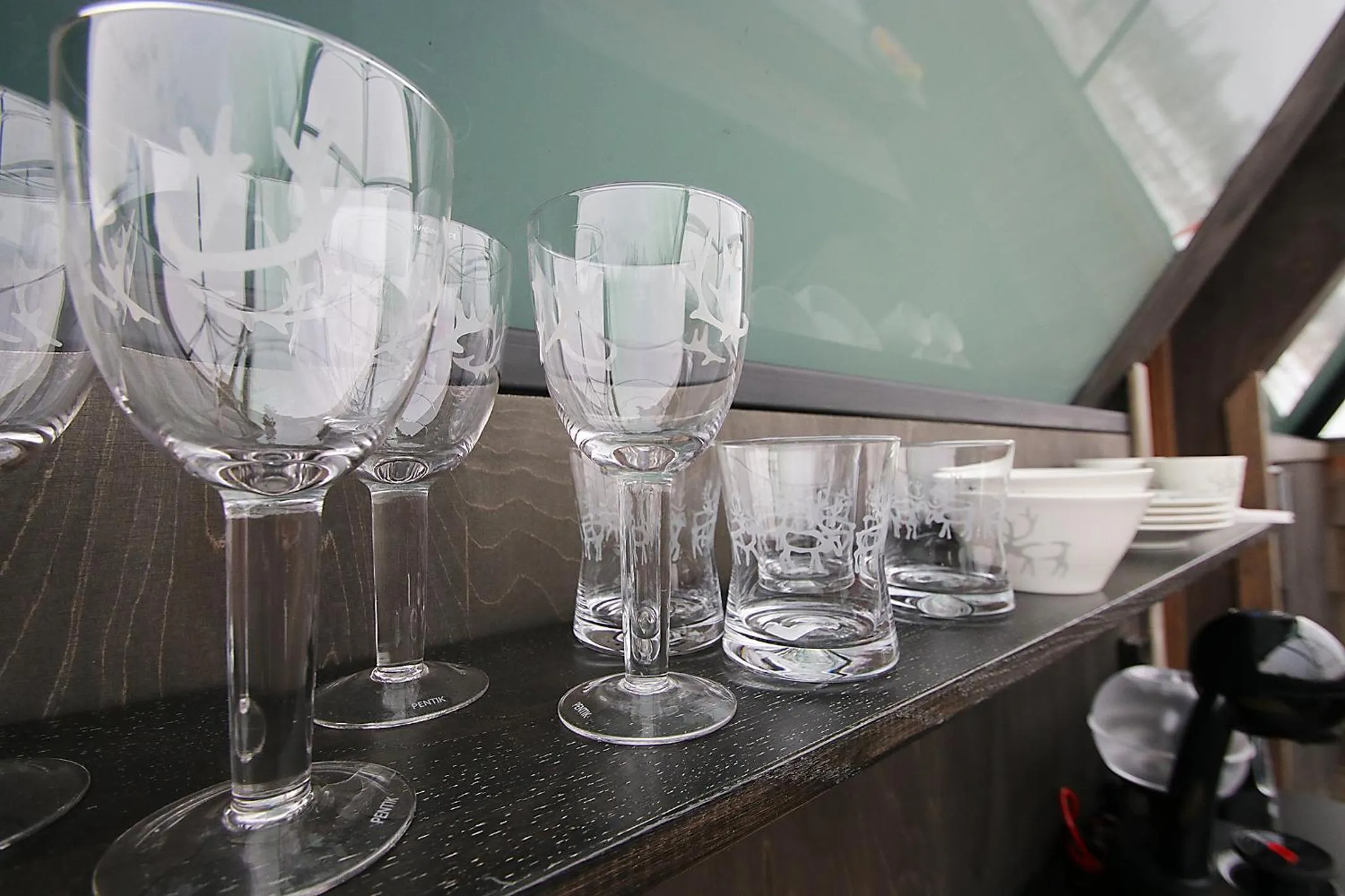 Food and drinks in Aurora Pyramid Glass Igloos