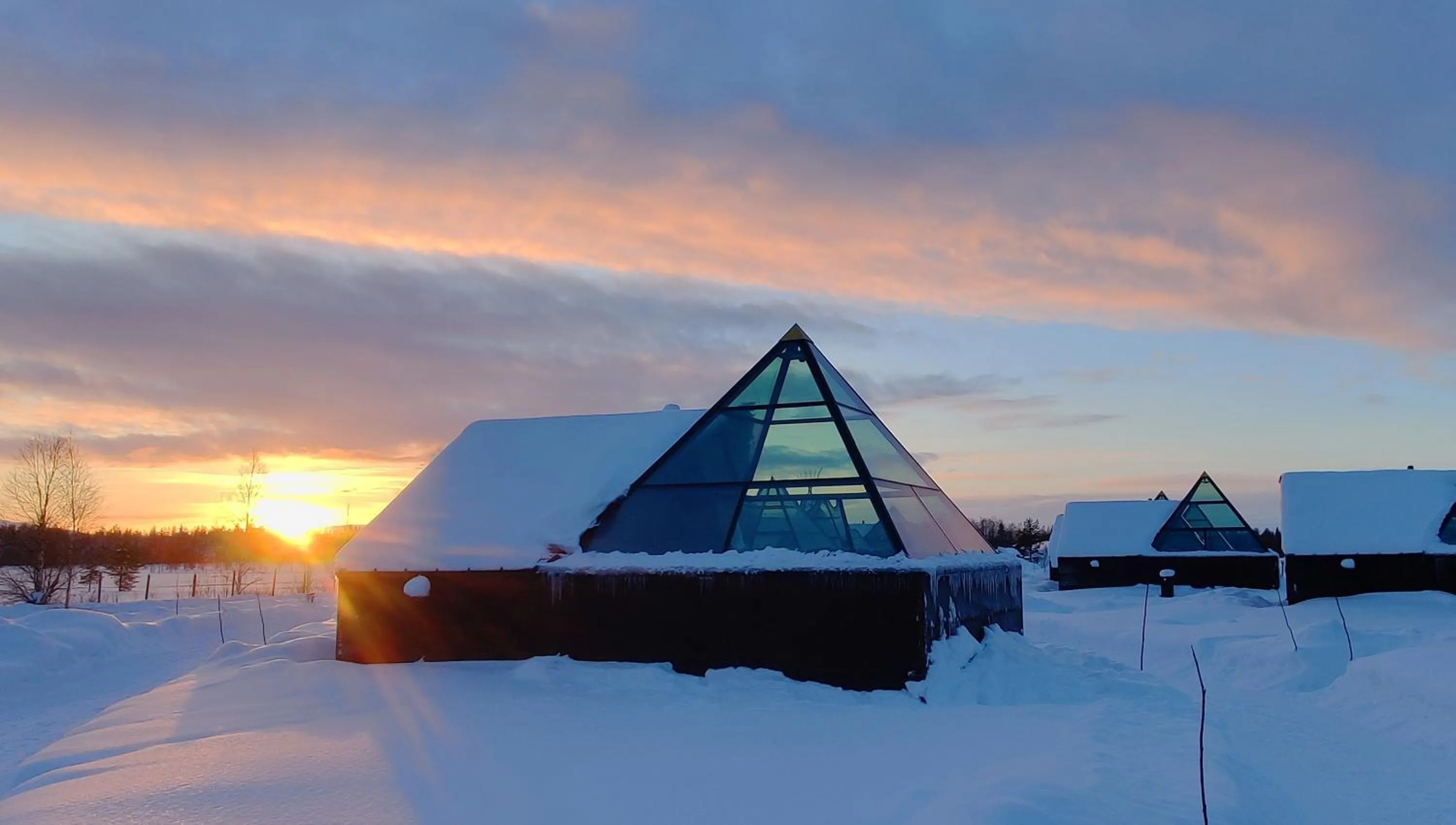 Winter in Aurora Pyramid Glass Igloos