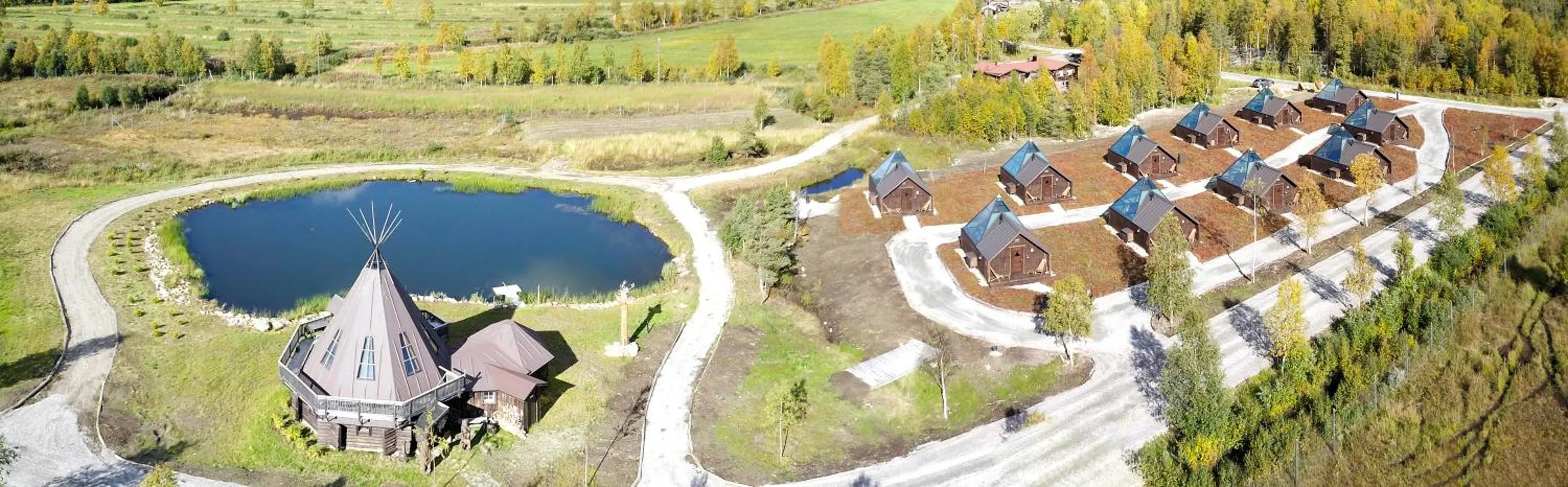 Property building in Aurora Pyramid Glass Igloos
