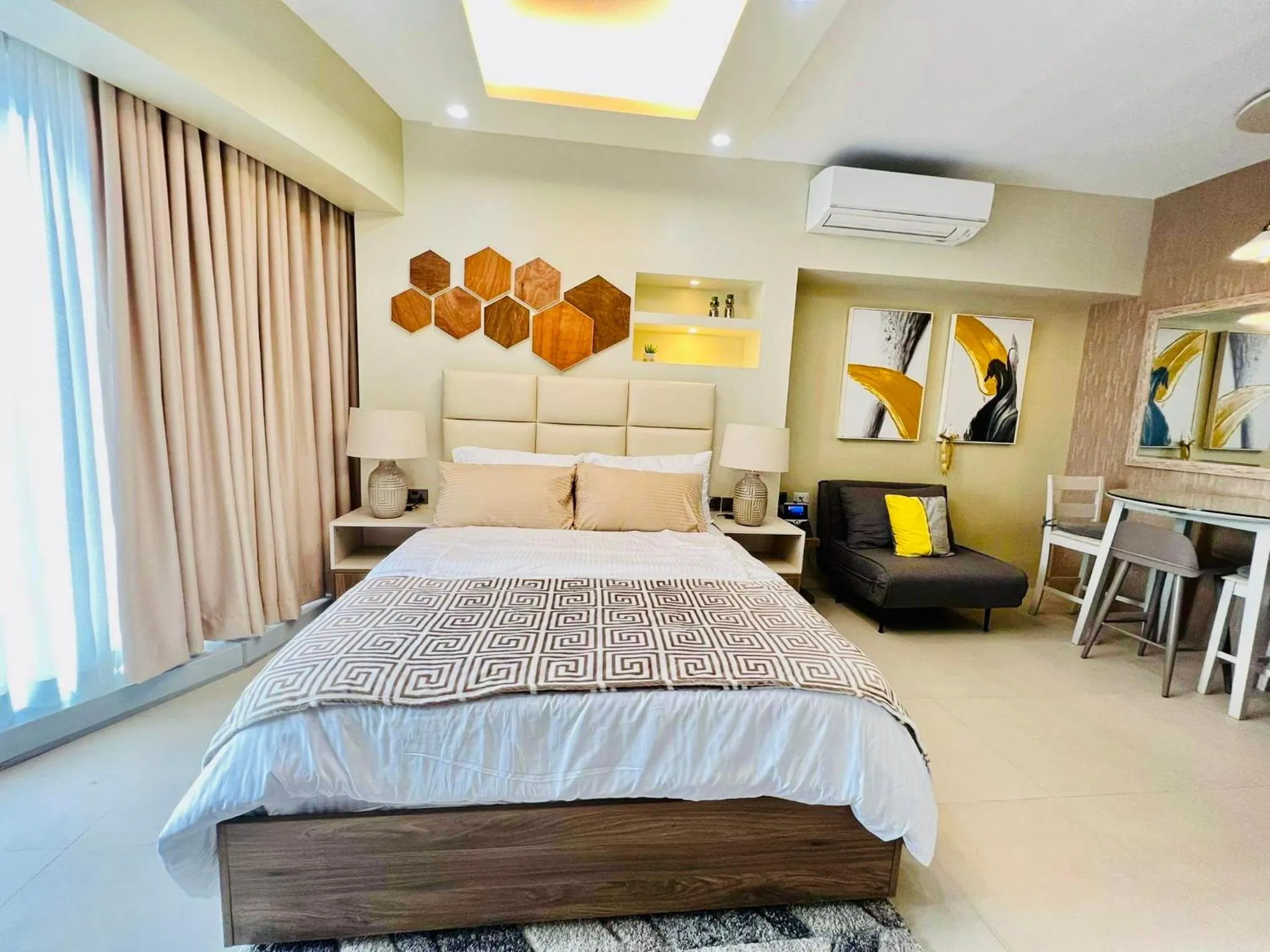 Bed in AEON TOWERS STUDIO SUITE (by:skyspottravelcentra)
