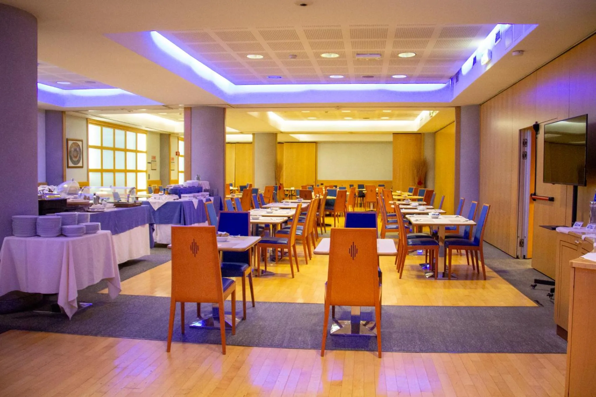 Restaurant/places to eat in Pacific Hotel Fortino