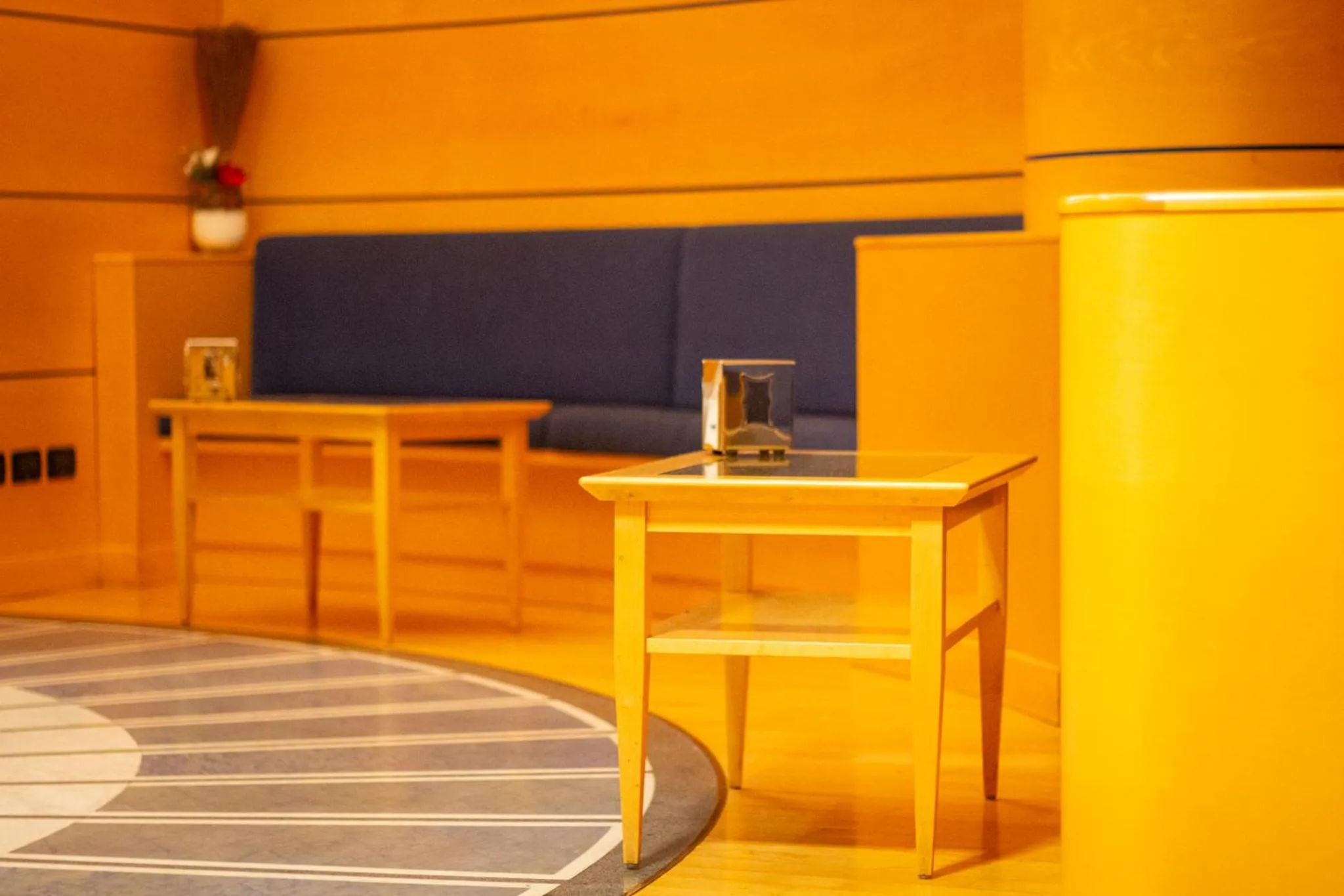 hair dresser in Pacific Hotel Fortino