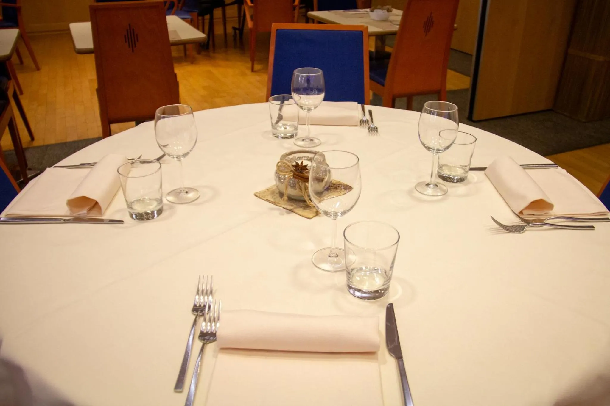 Restaurant/places to eat in Pacific Hotel Fortino