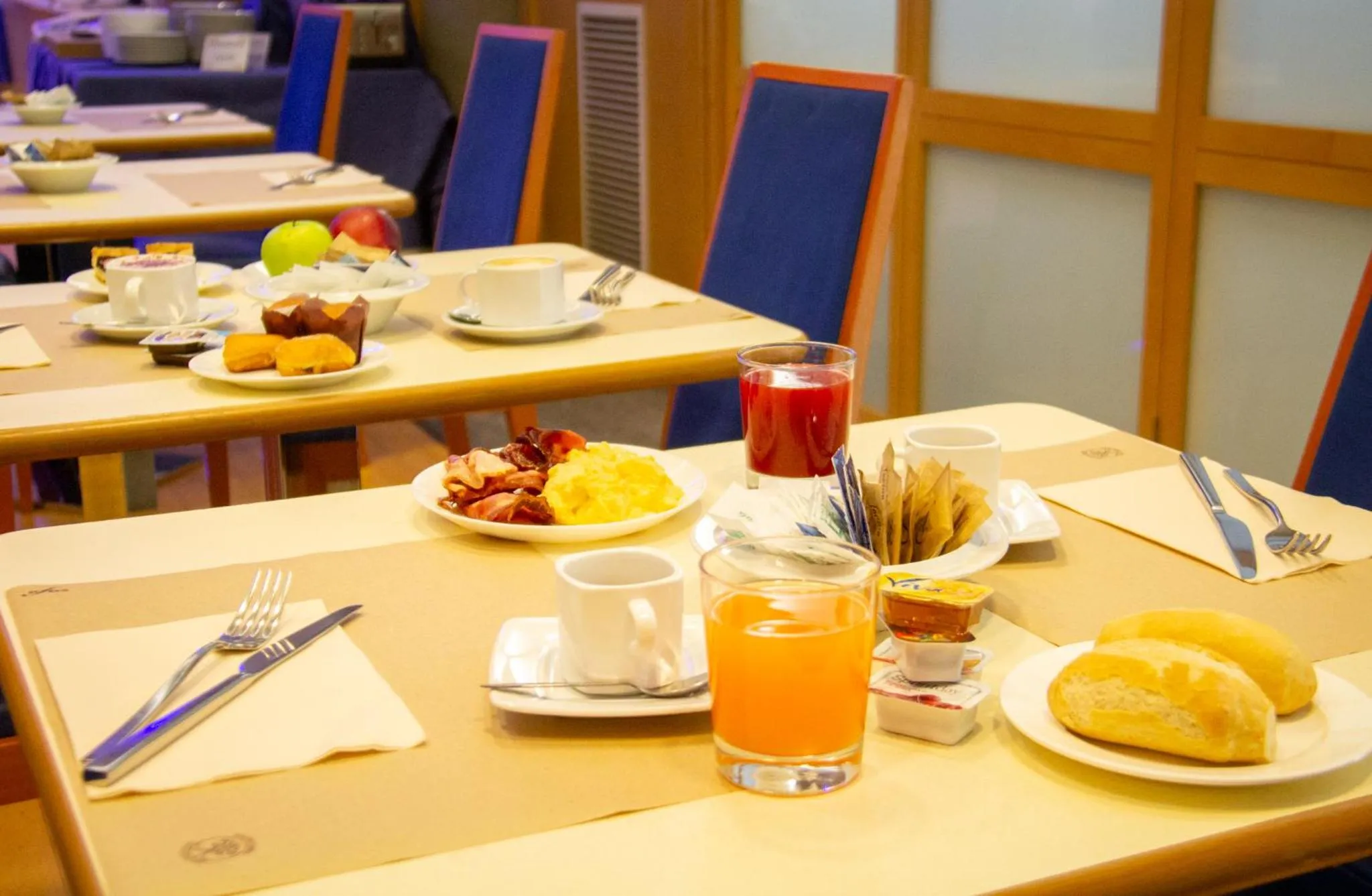 Food and drinks in Pacific Hotel Fortino