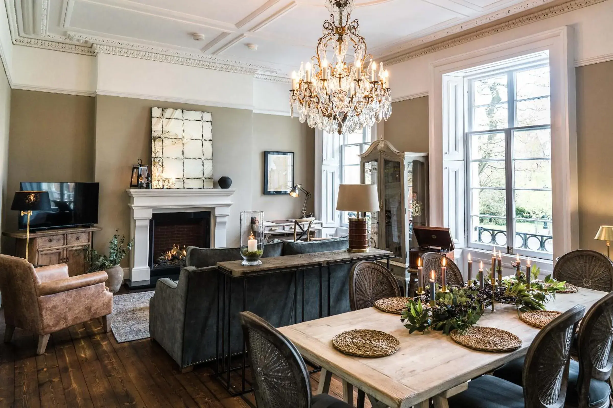 Two-Bedroom Suite in Regency House Two-Bedroom Suite in Regency House