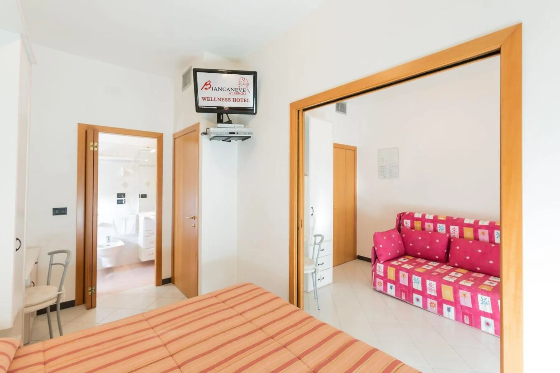 Bedroom, Bed in Hotel Biancaneve Wellness