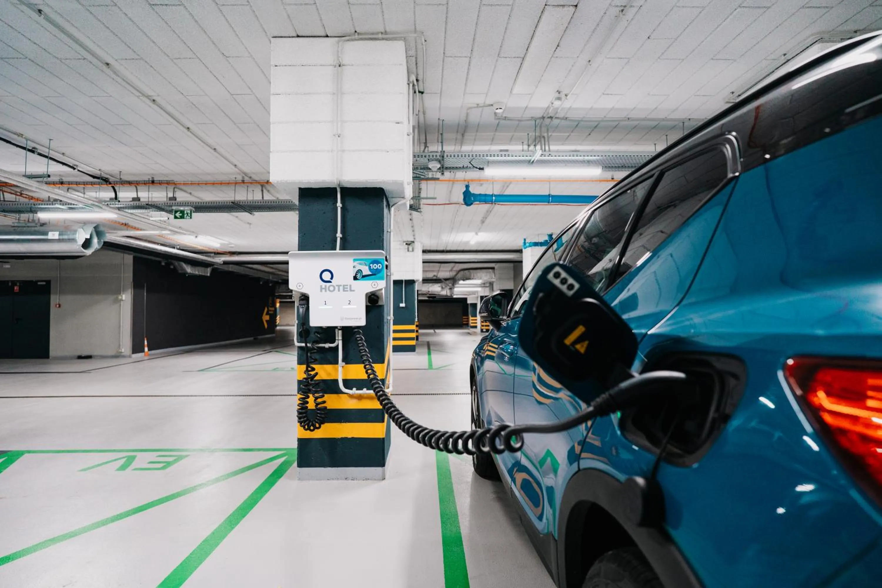 Parking in Q Hotel Plus Wrocław Bielany