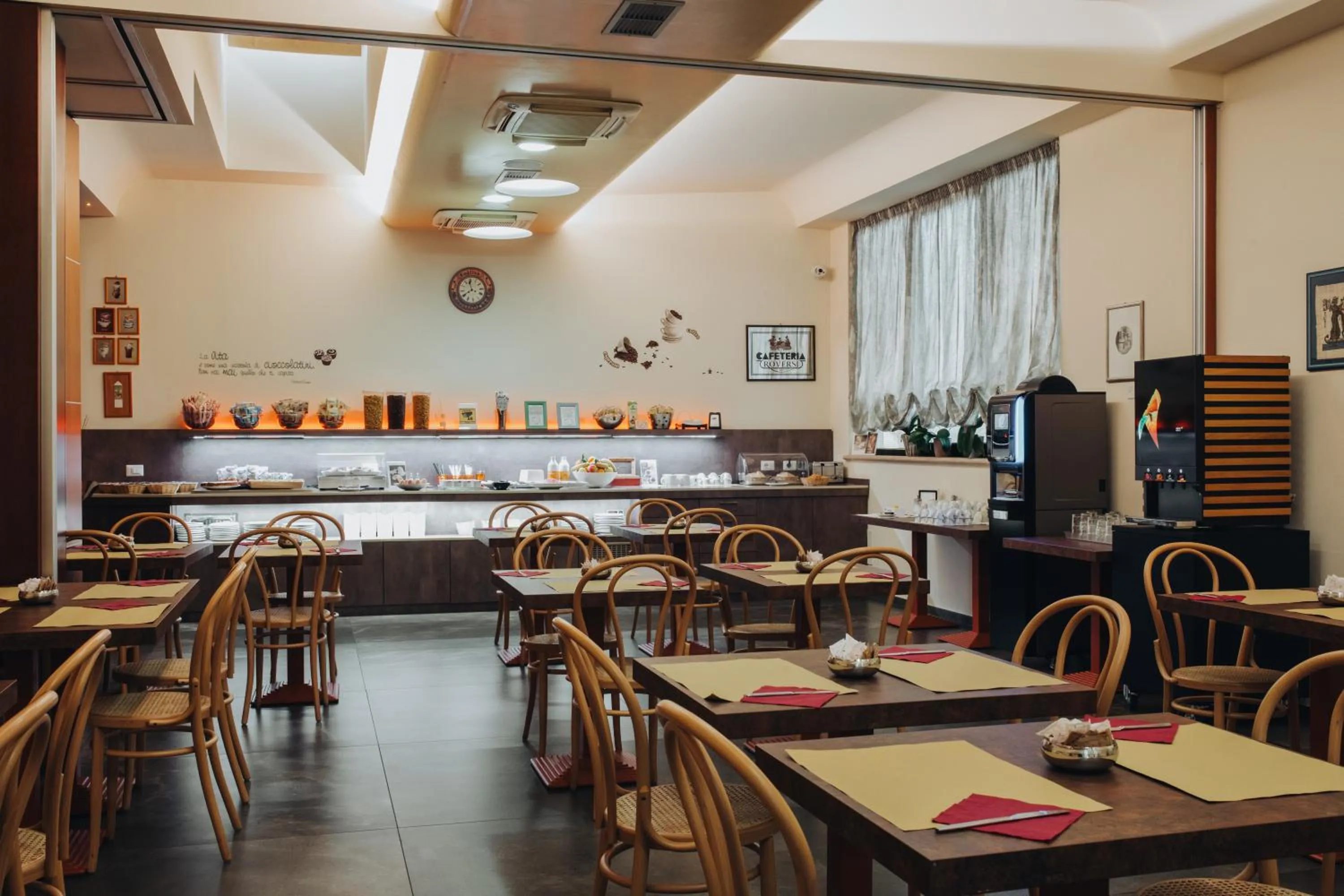 Breakfast in Hotel Alan