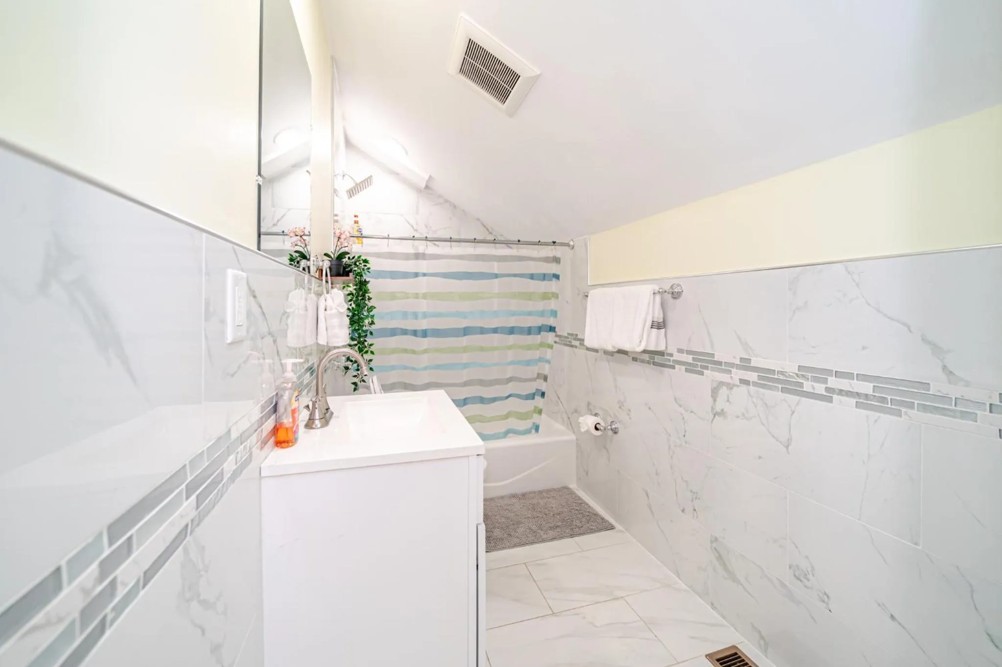 39 - 3BR Quincy - Stunning Townhouse near Adams