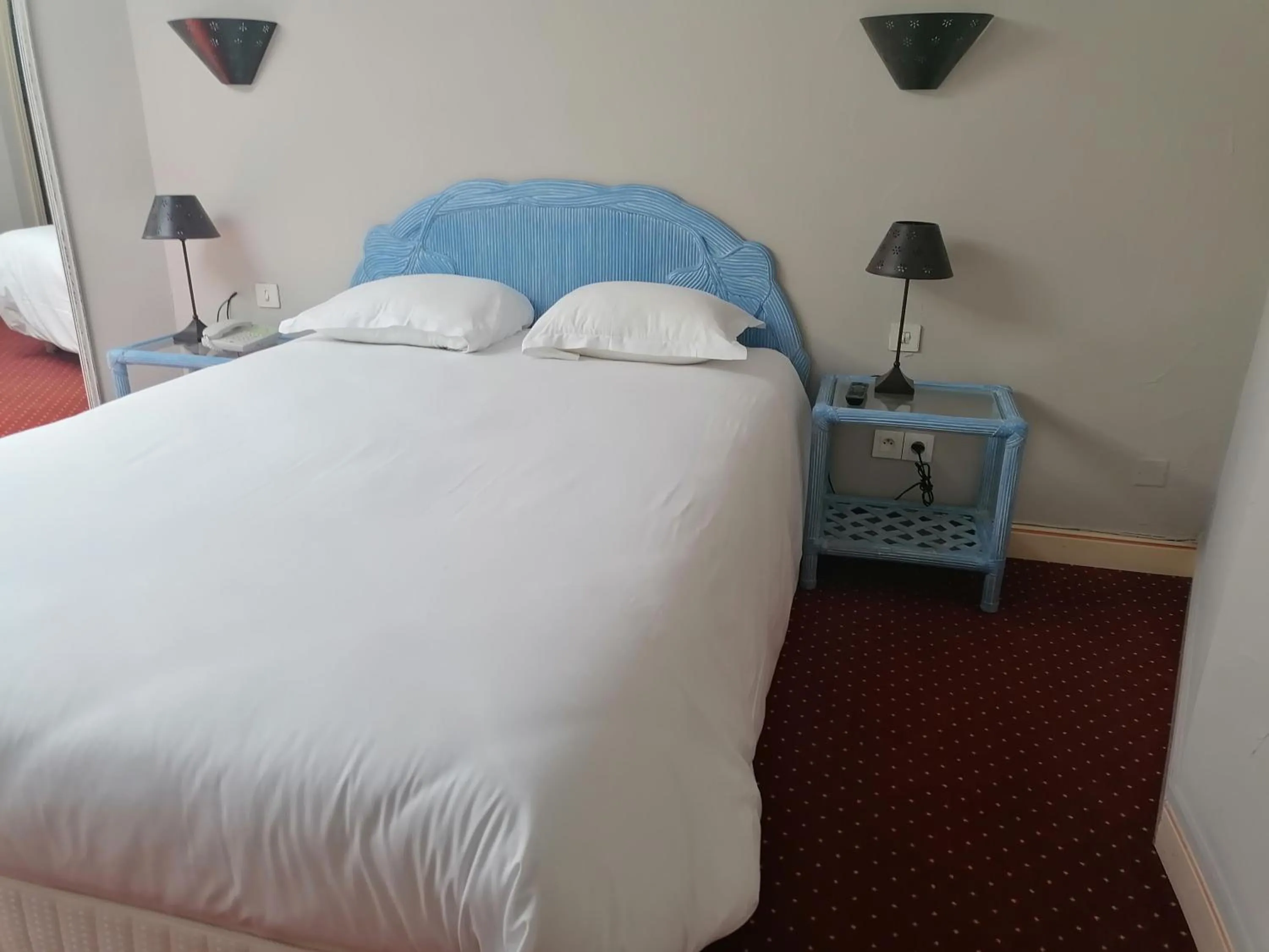 Bed in Hôtel l'Arena