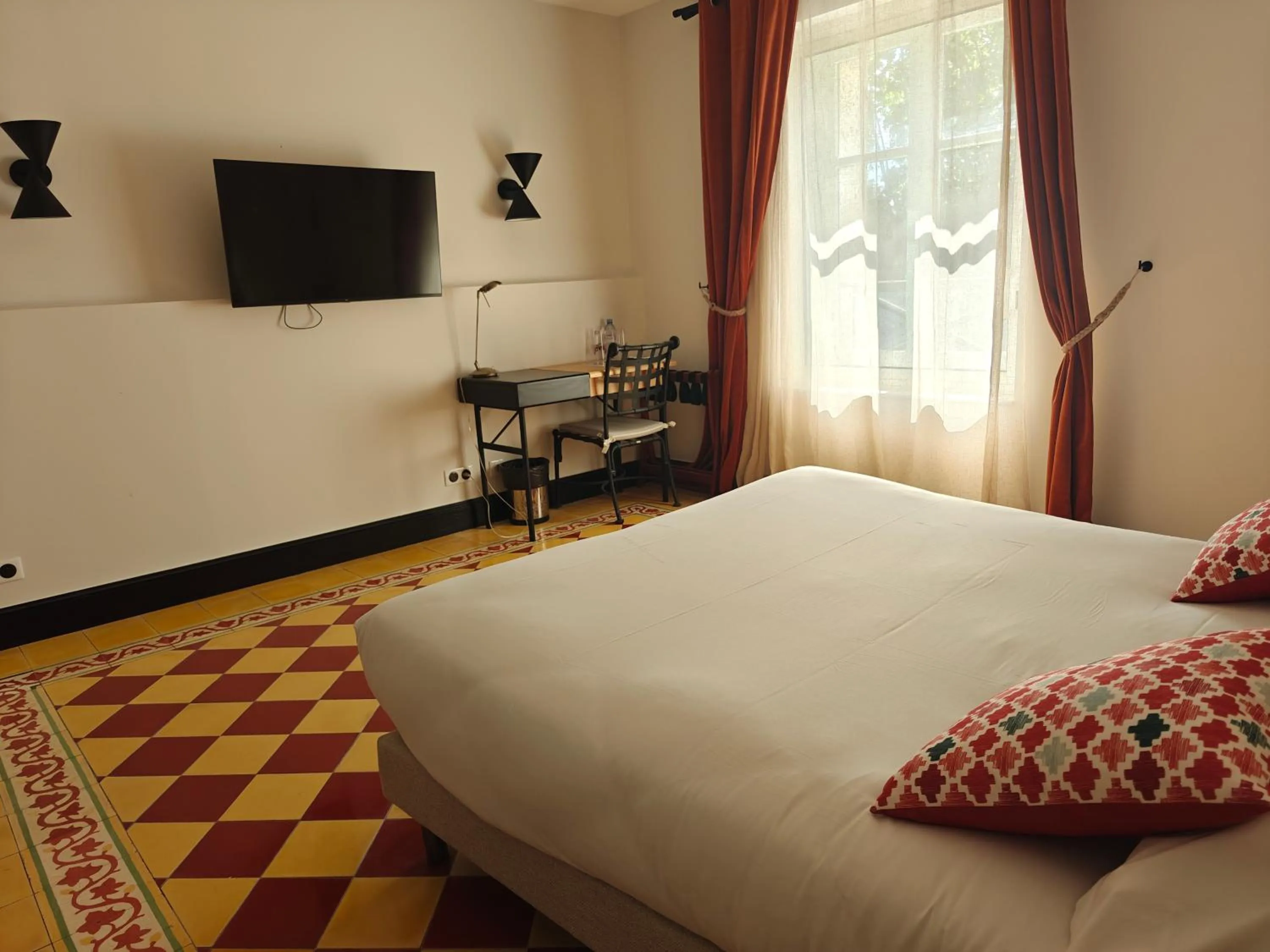 Bed in Hôtel l'Arena