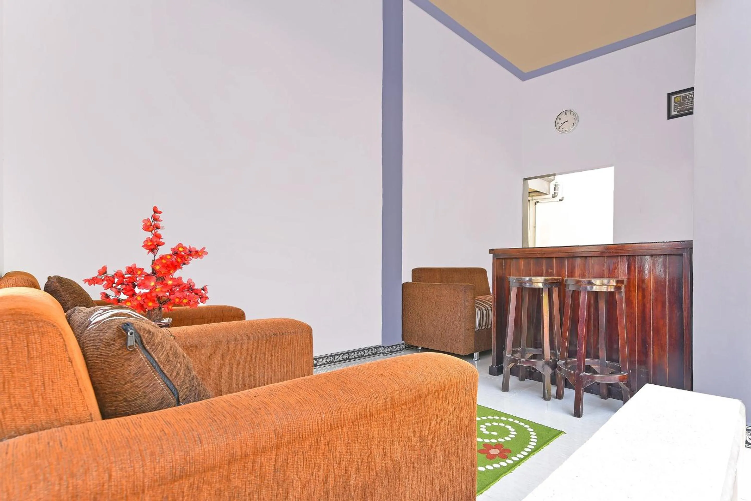 Lobby or reception in Hotel O Homestay Antara