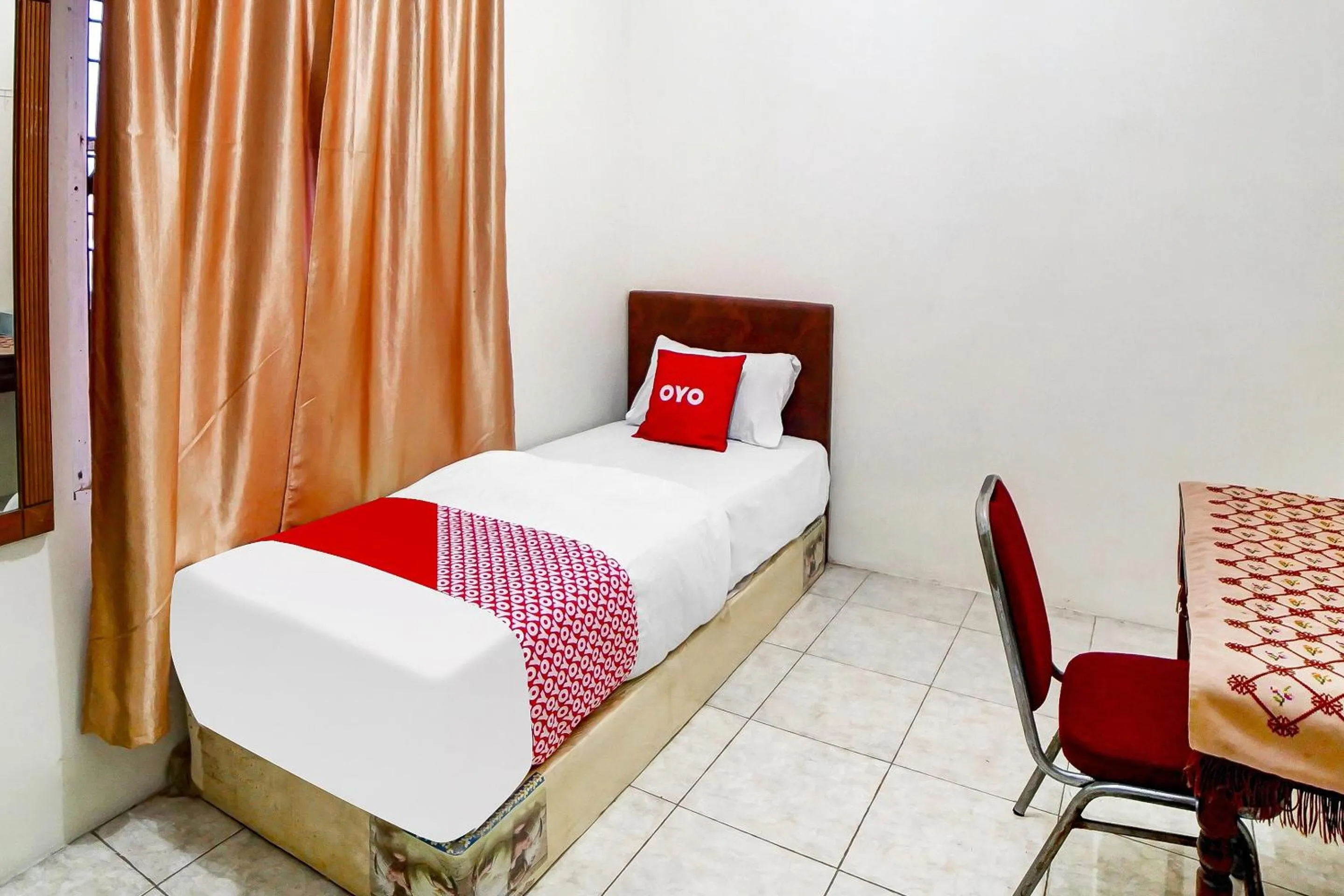 Bedroom, Bed in Hotel O Felicia Homestay
