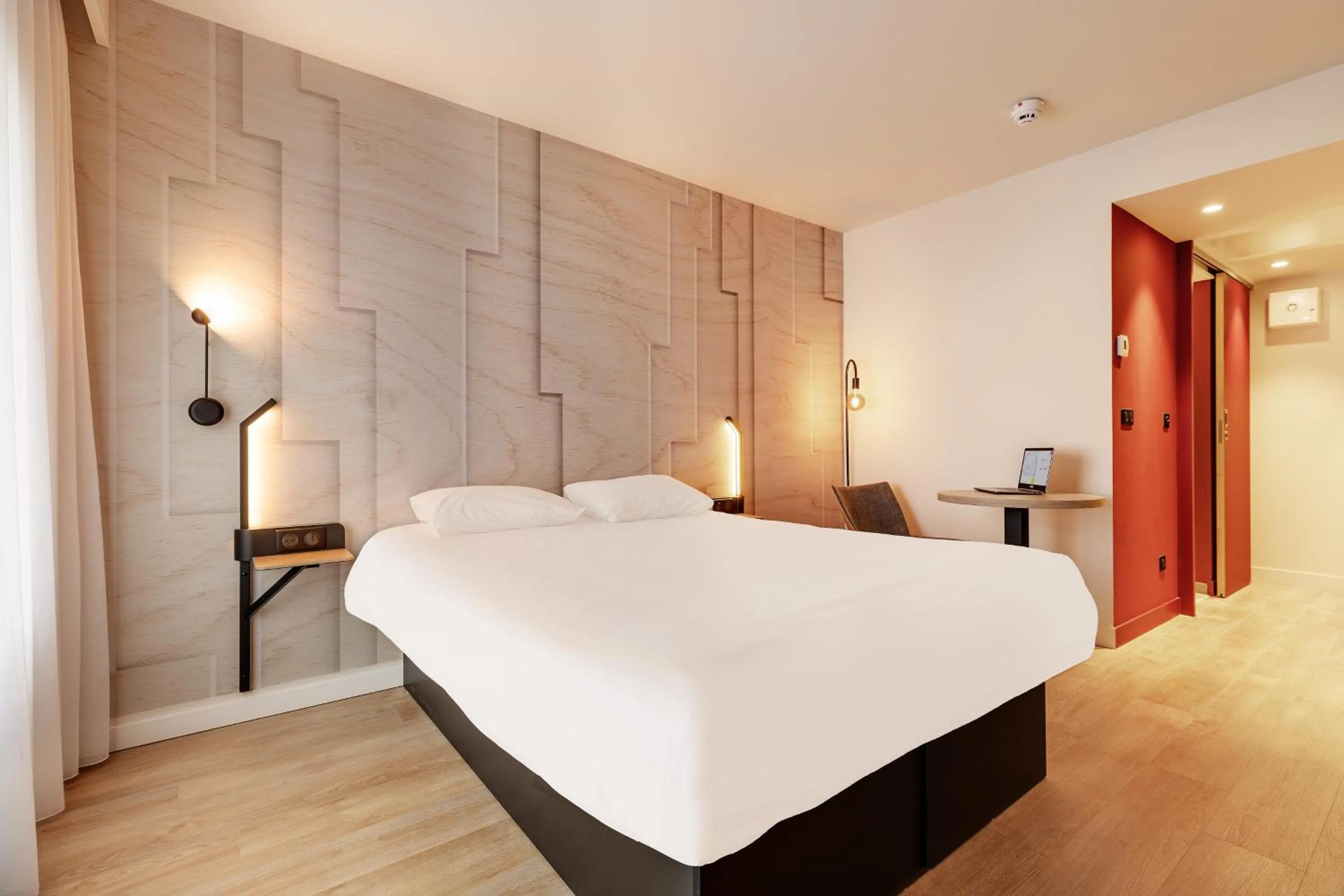 Bed in B&B HOTEL Lille Lillenium Eurasanté