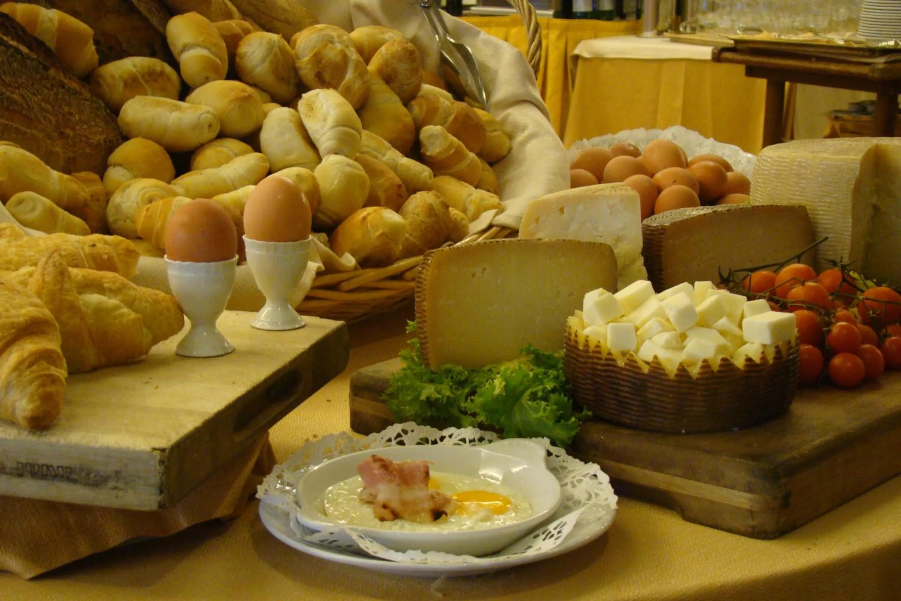 Restaurant/places to eat in Ramada by Wyndham Naples