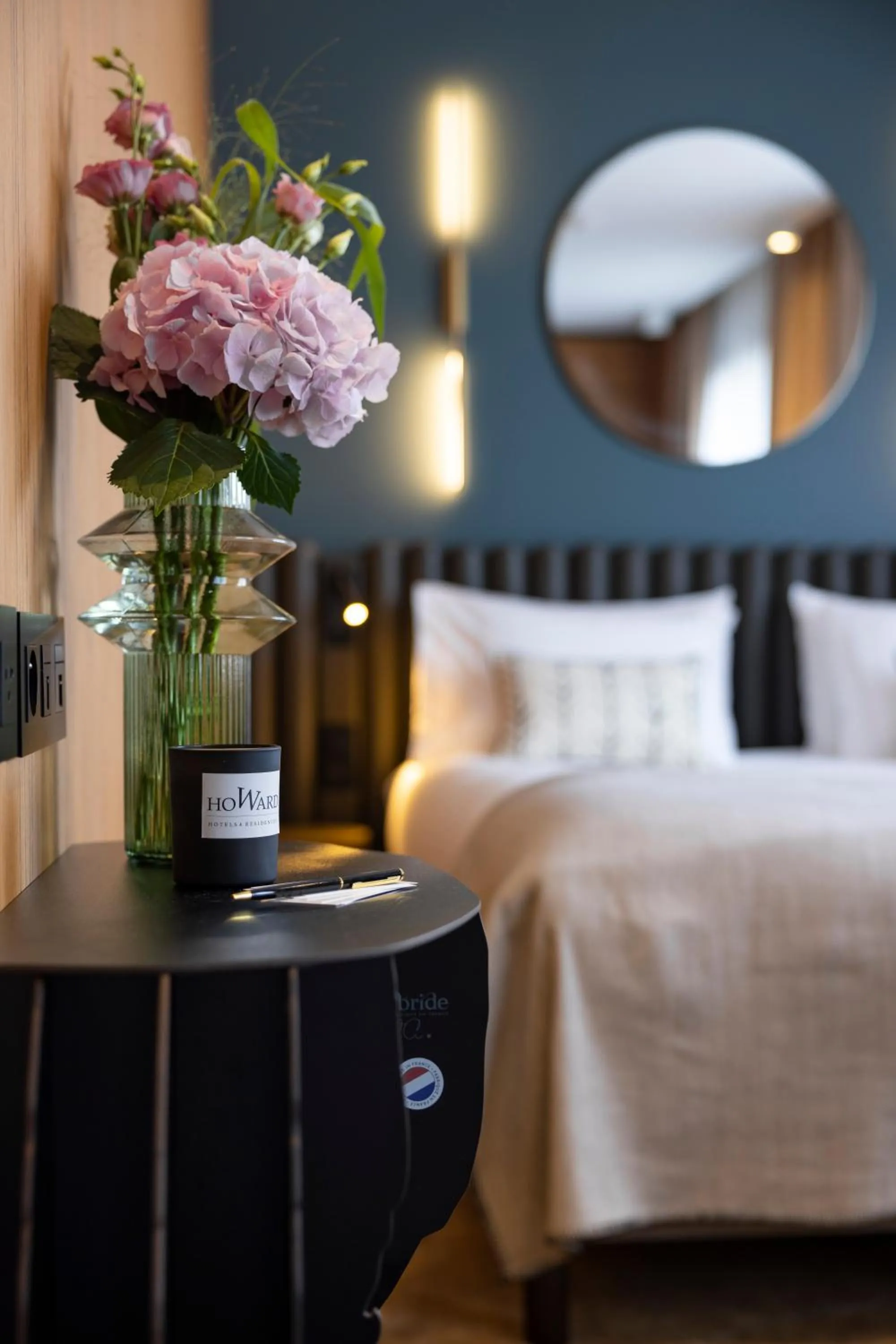 Bed in Howard sur Seine - Asnieres Paris La Defense