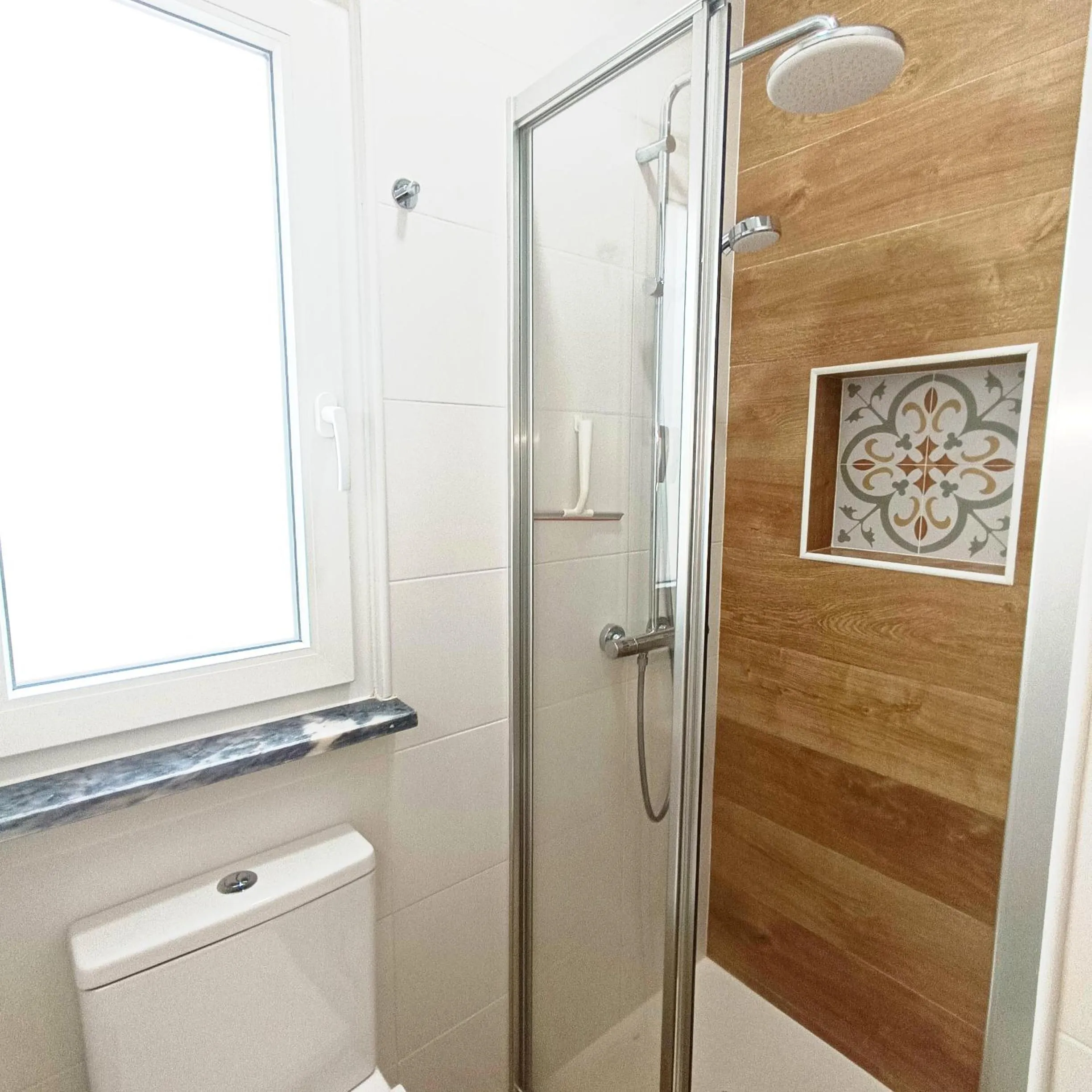 Shower in SUPERTUBOS HOUSE Peniche