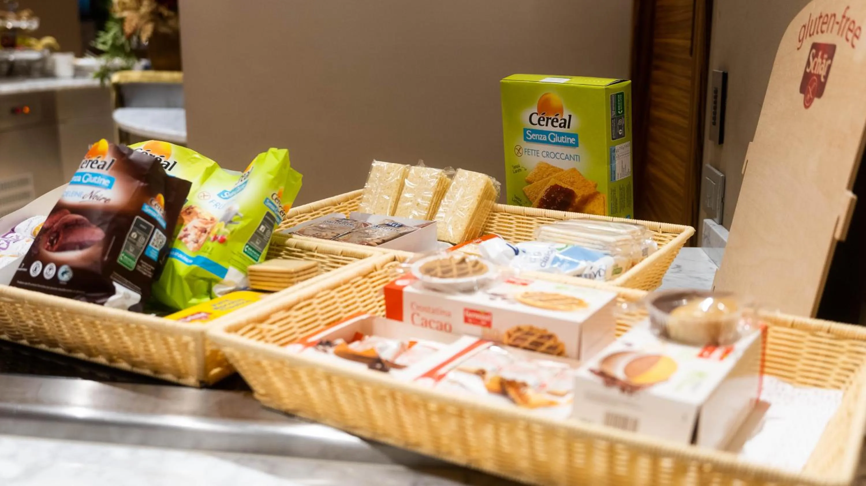 Buffet breakfast in Hotel Cruise