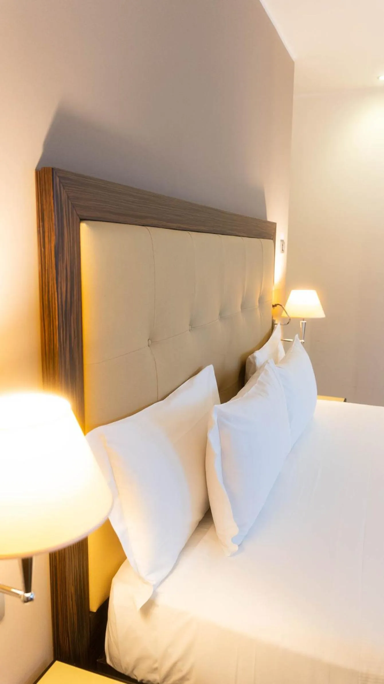 Bedroom, Bed in Hotel Cruise