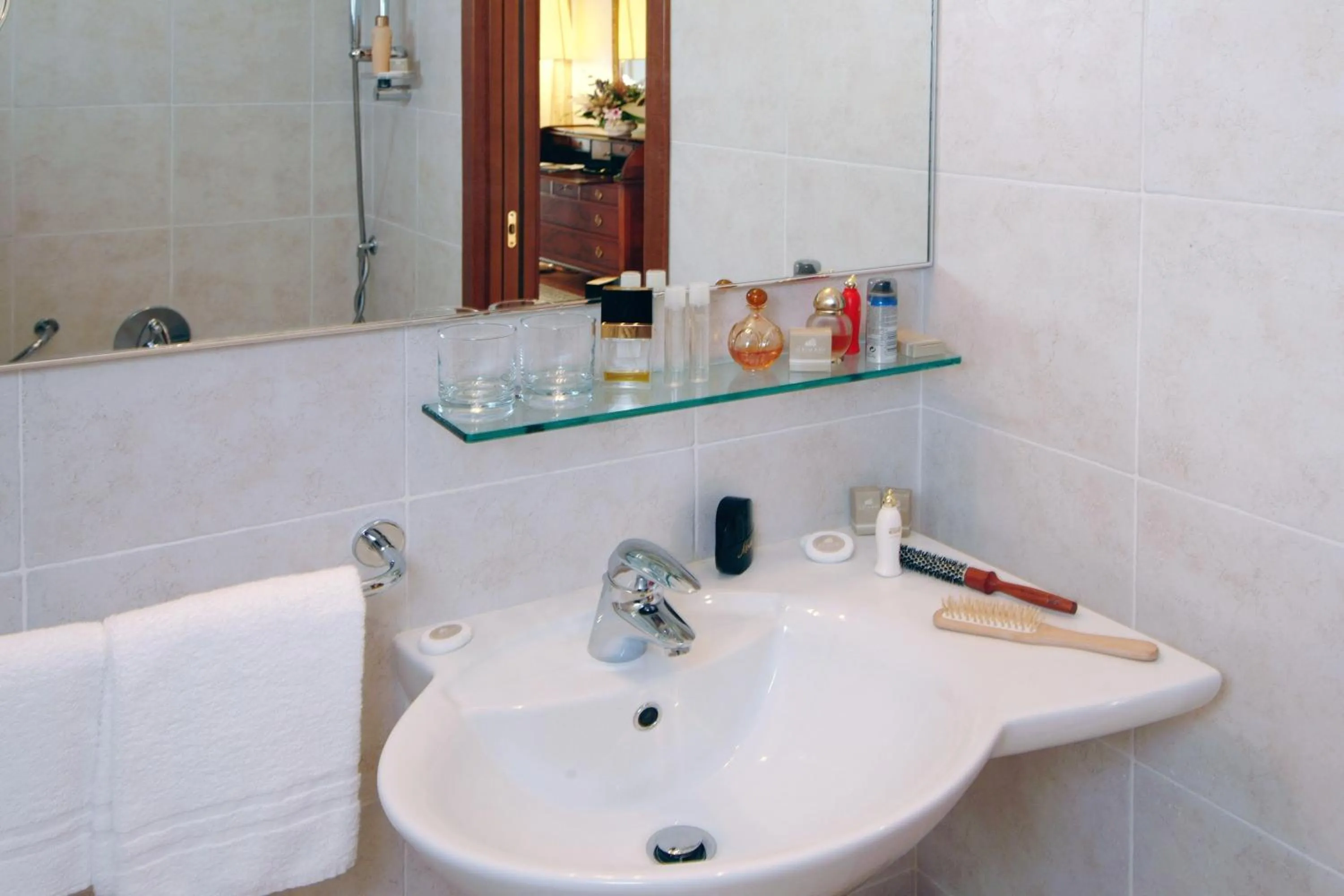 Bathroom in Residence Corte Grimani