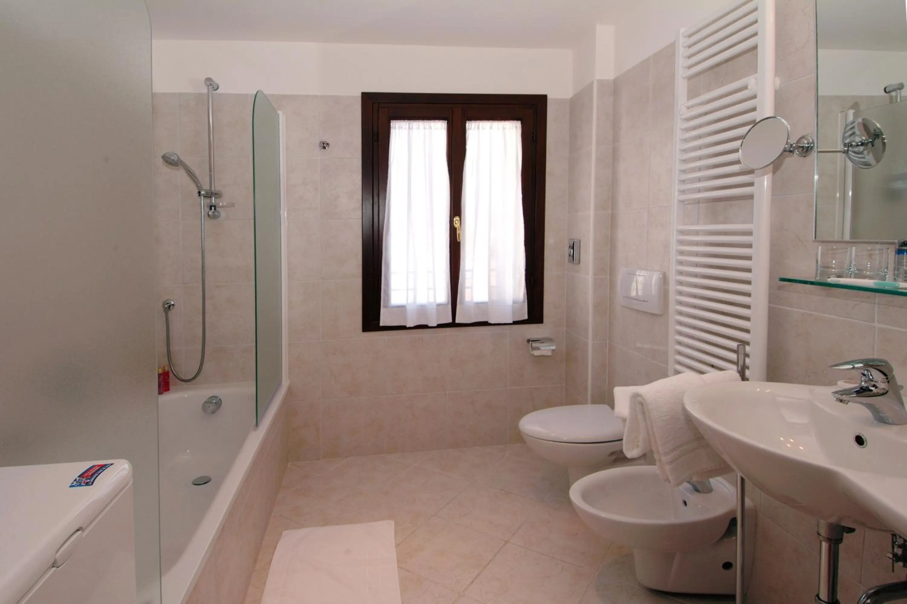 Bathroom in Residence Corte Grimani