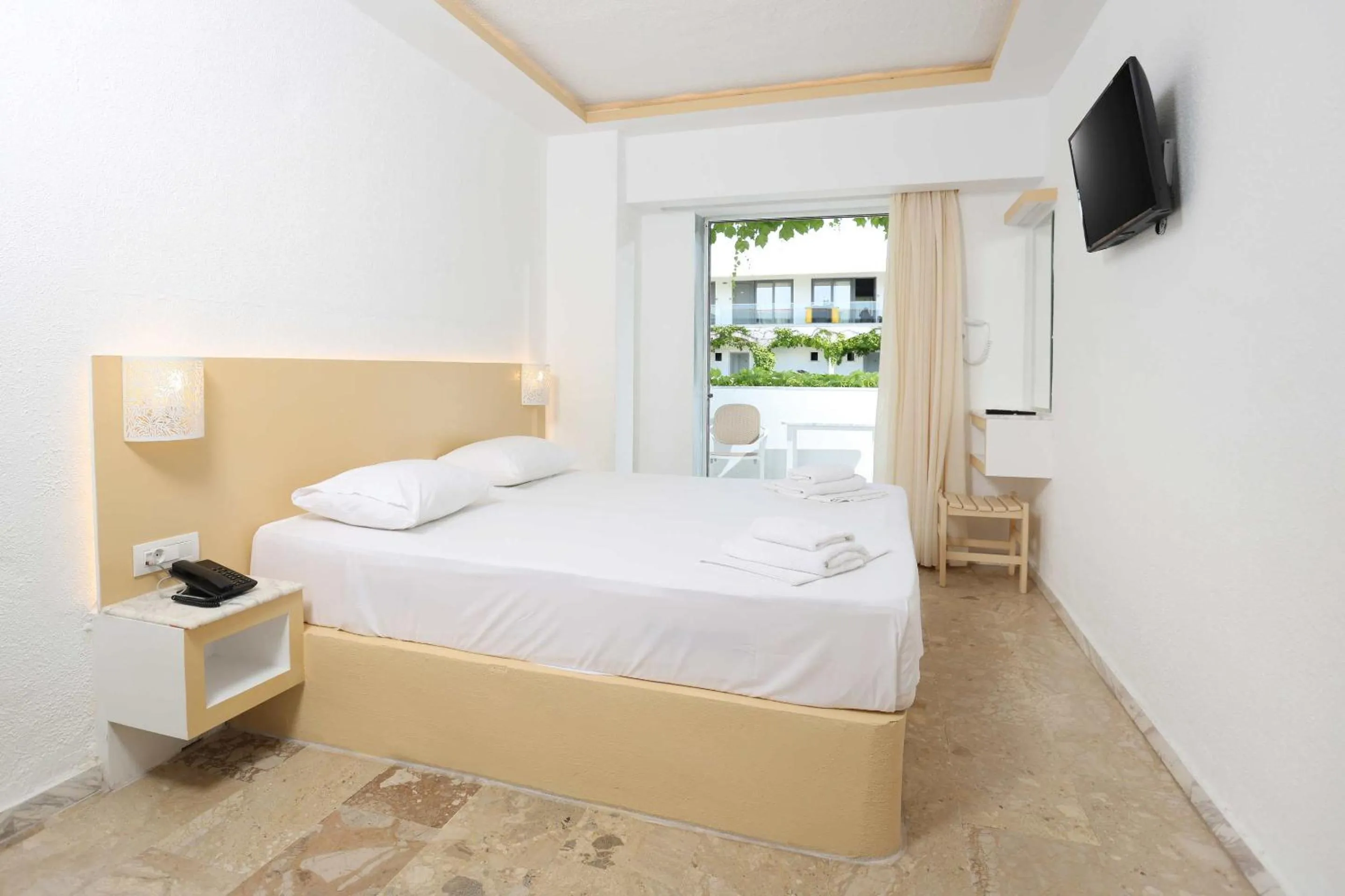 Bed in Olympic Kosmas Hotel- Hanioti