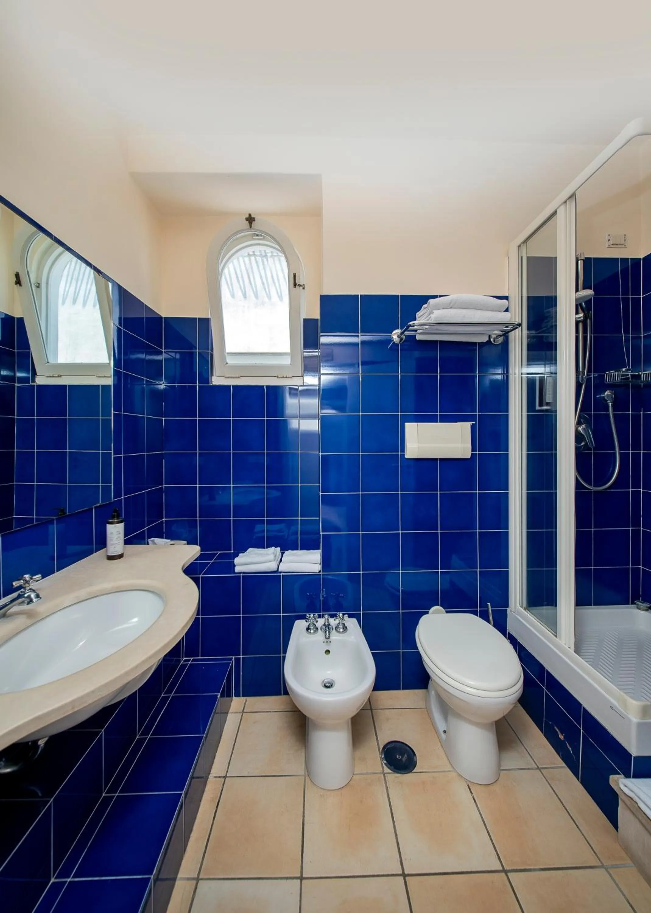 Bathroom in Hotel Senaria