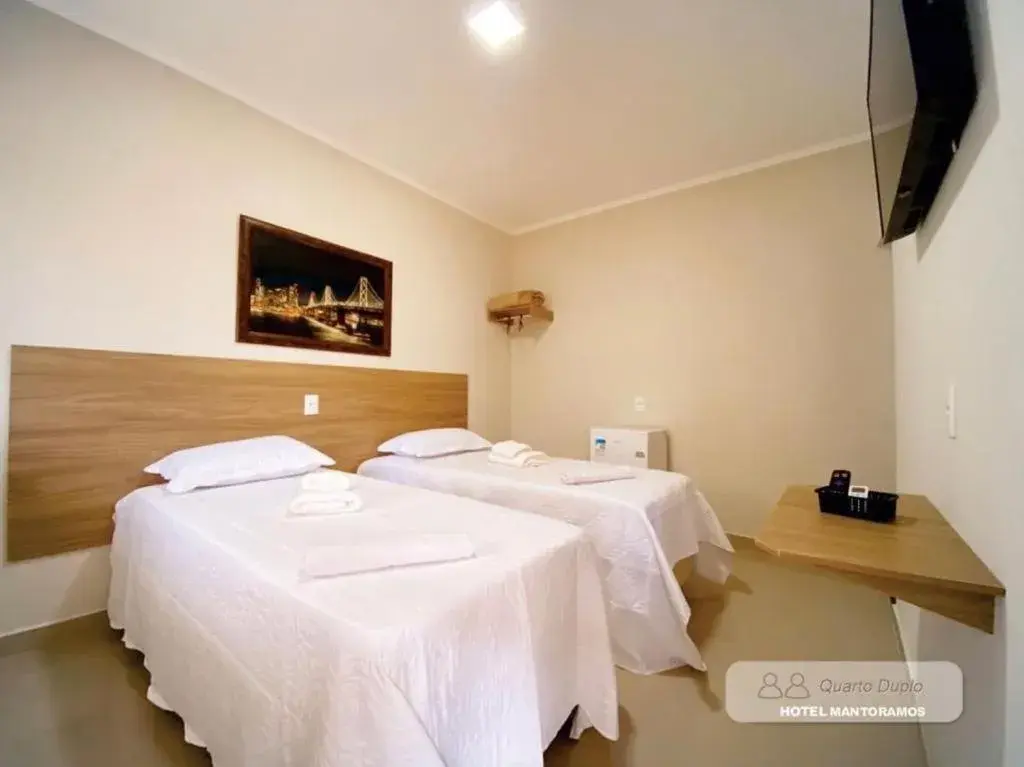 Deluxe Double or Twin Room in HOTEL MANTORAMOS Deluxe Double or Twin Room in HOTEL MANTORAMOS