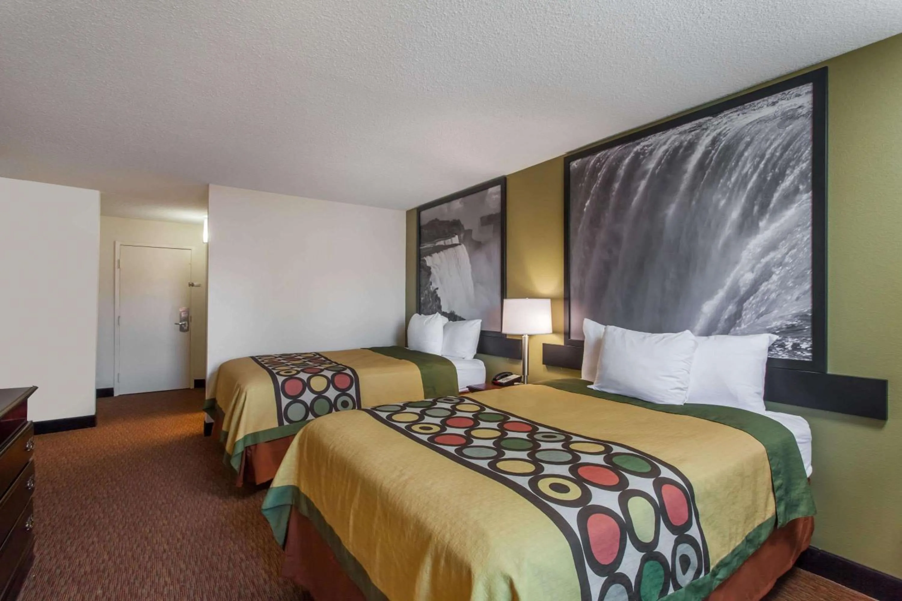 Photo of the whole room, Bed in SuperB Hamburg Motel