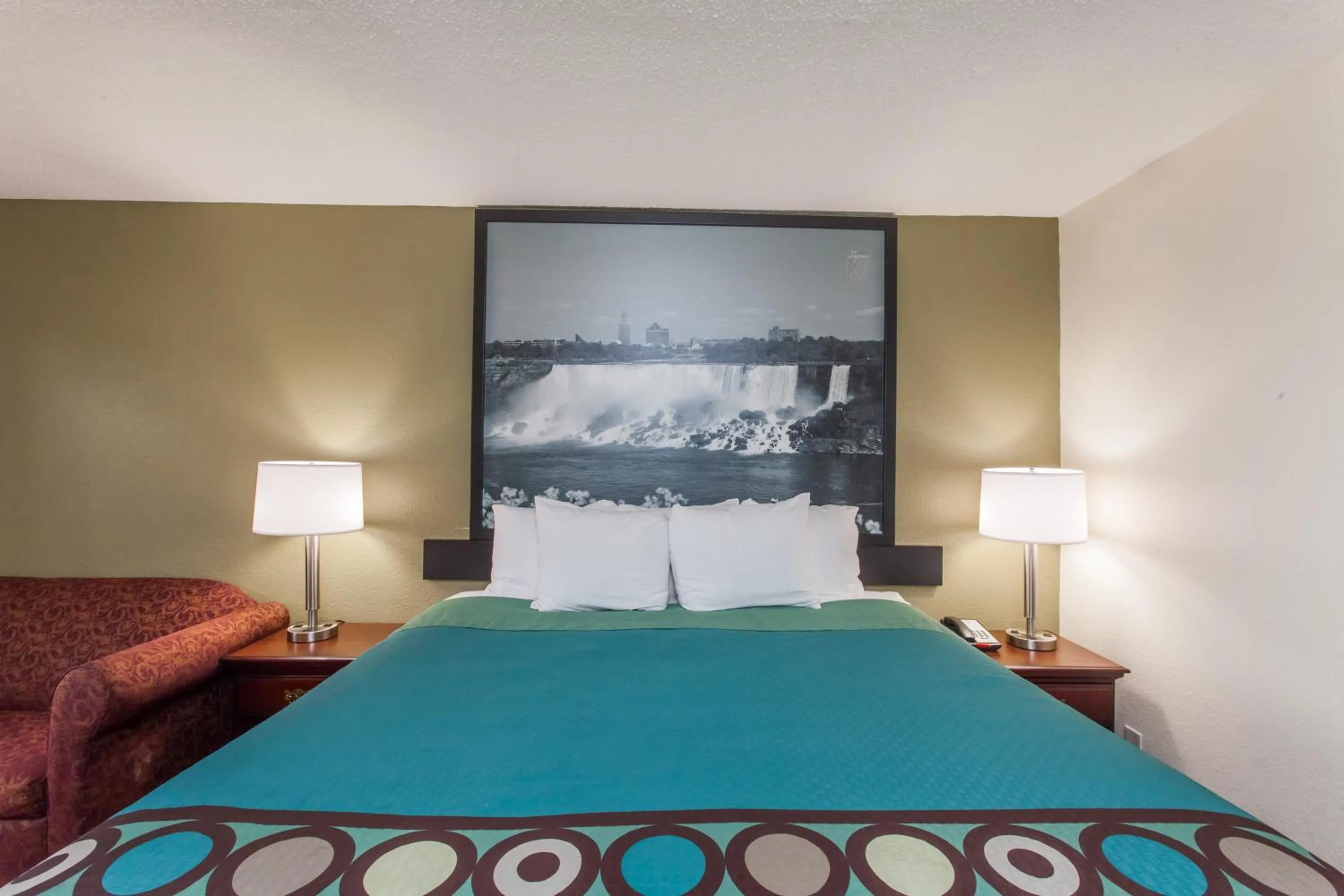 Photo of the whole room in Spark by Hilton Hamburg