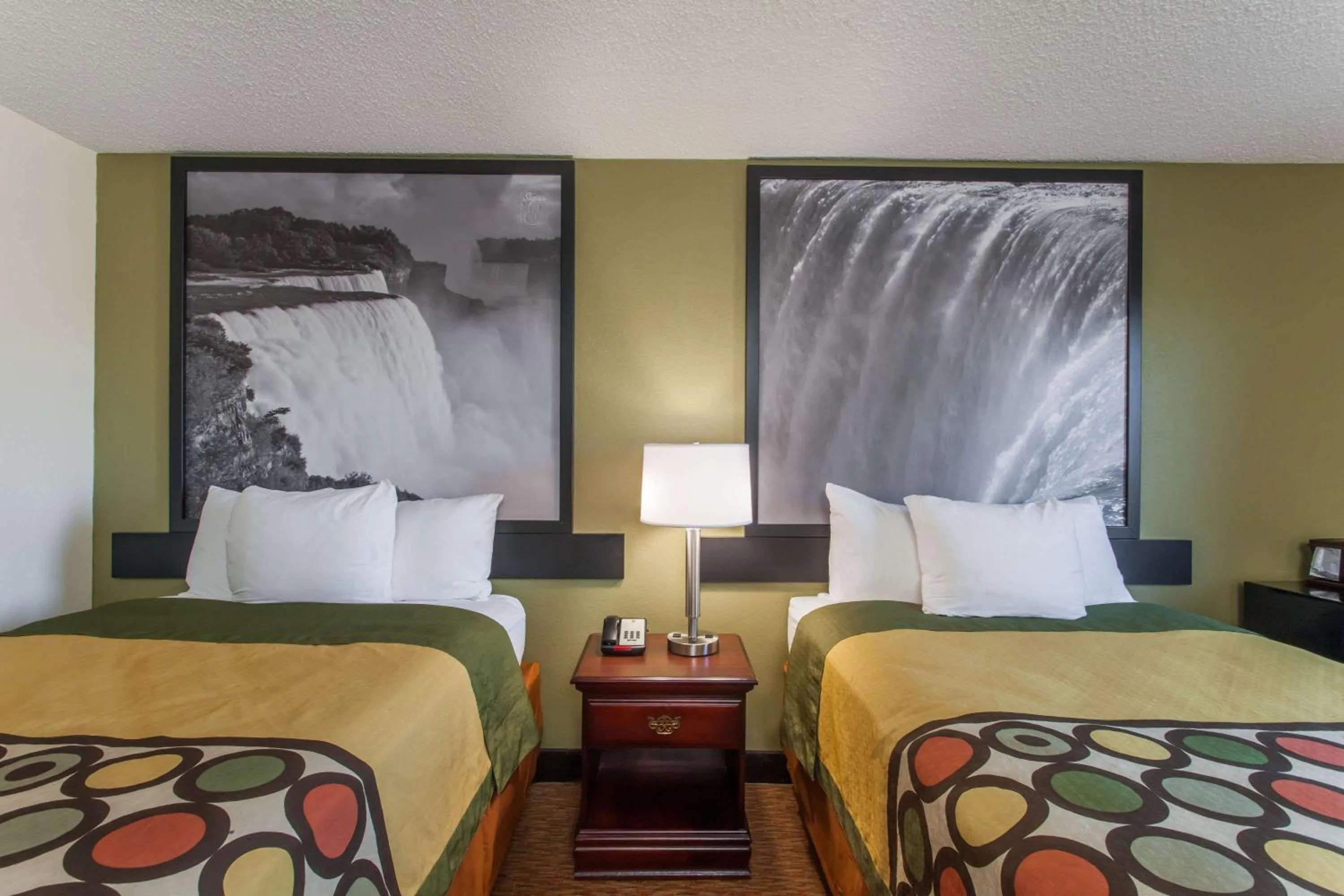 Photo of the whole room, Bed in SuperB Hamburg Motel