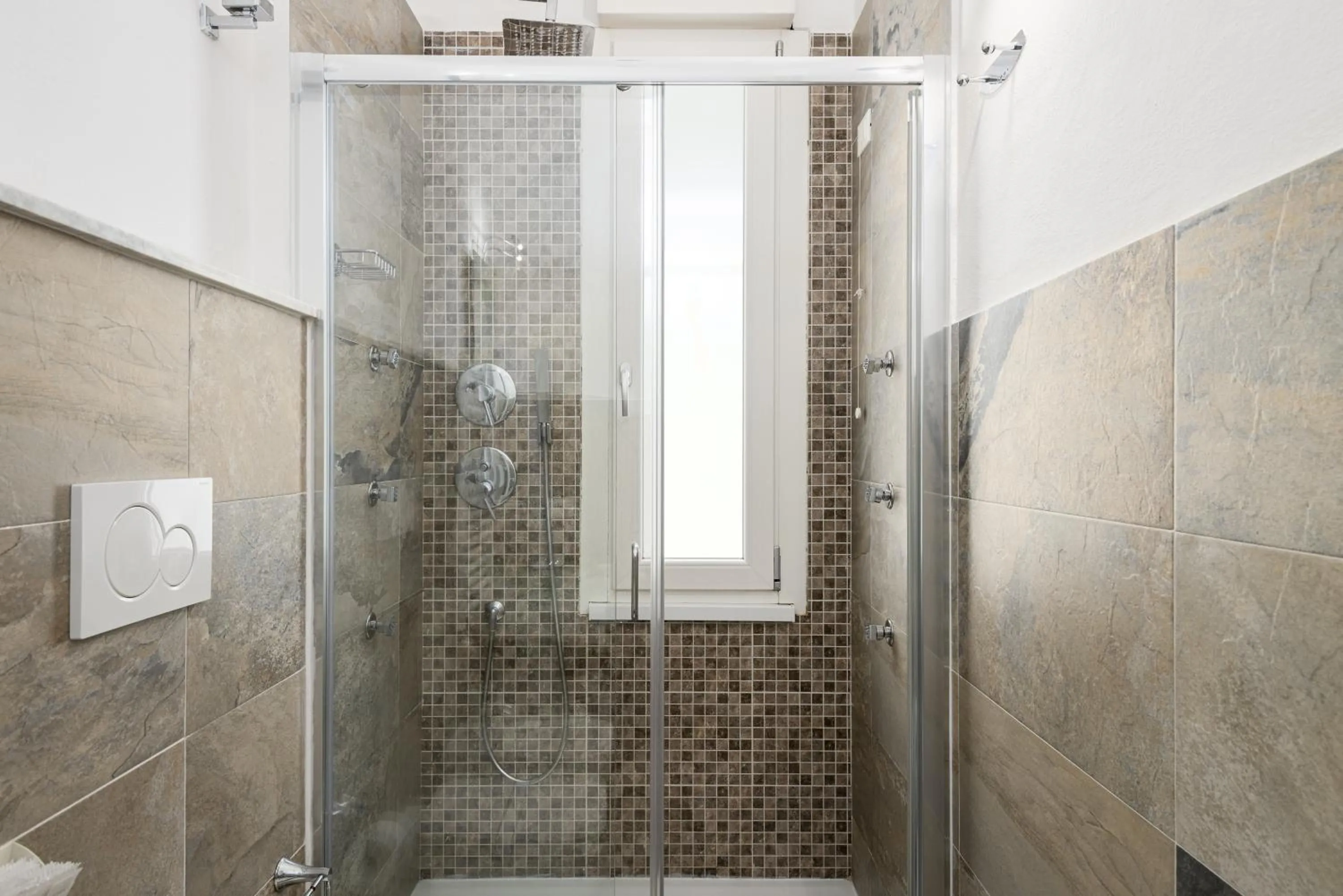 Shower in Florence Comfort B&B