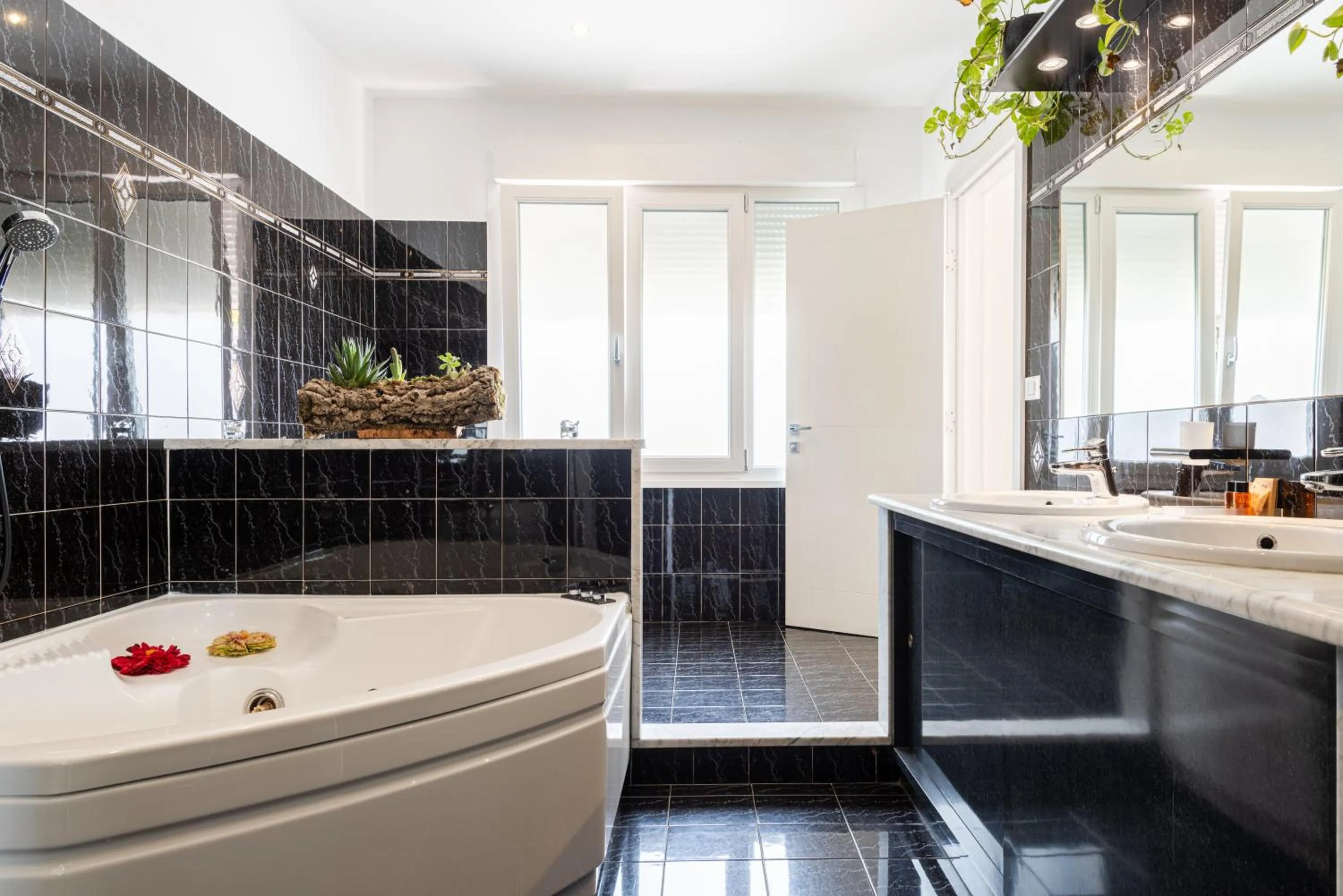 Hot Tub in Florence Comfort B&B