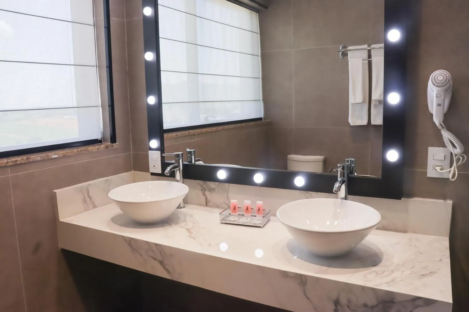 Bathroom in Porto das Asas Park Hotel