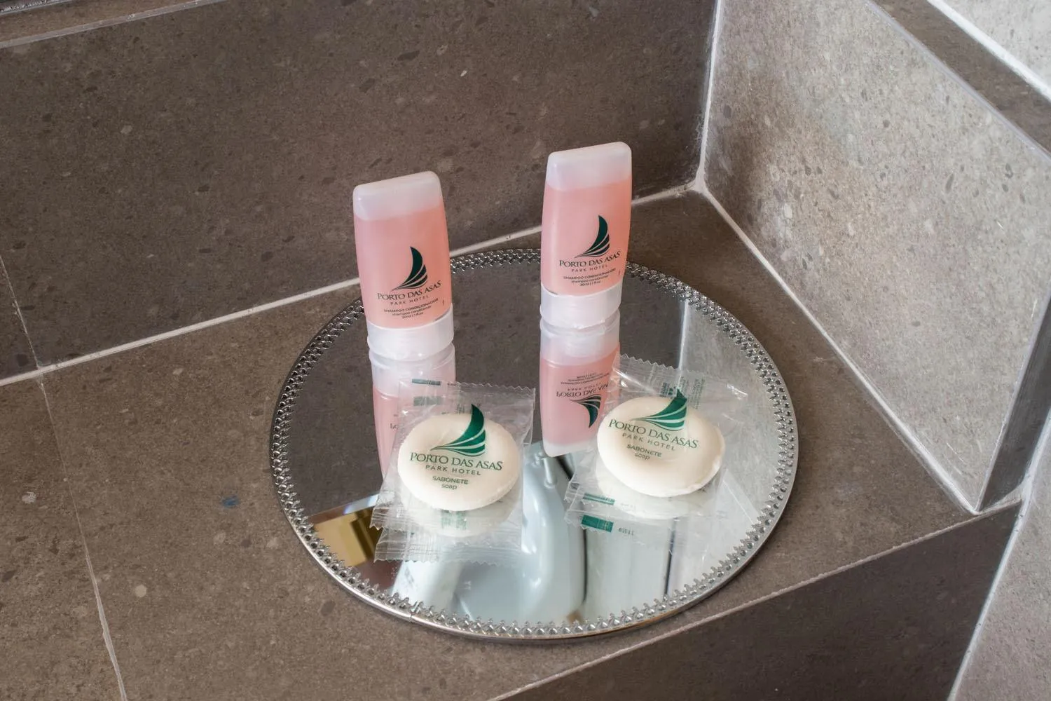 Bathroom in Porto das Asas Park Hotel