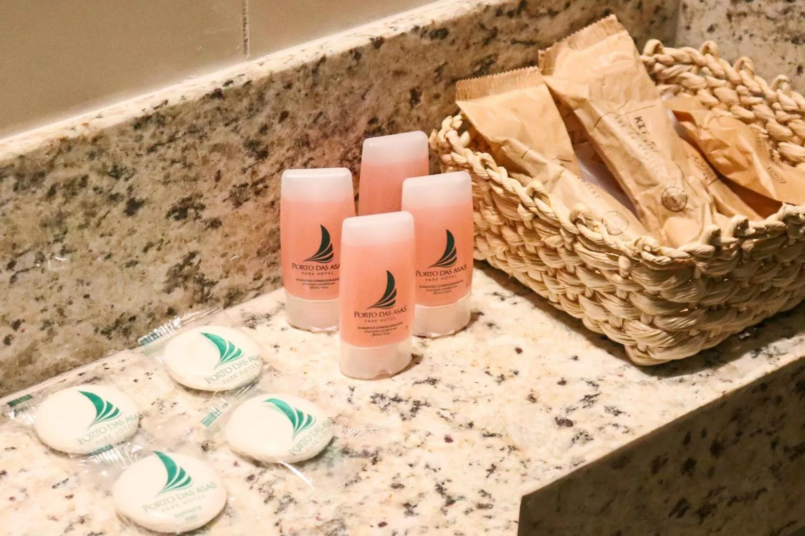 Toilet in Porto das Asas Park Hotel