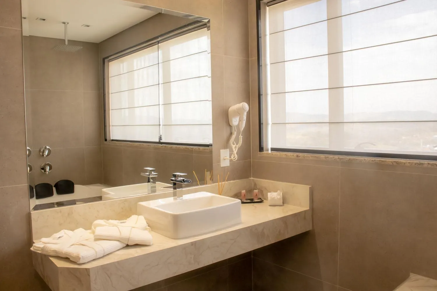 Bathroom in Porto das Asas Park Hotel