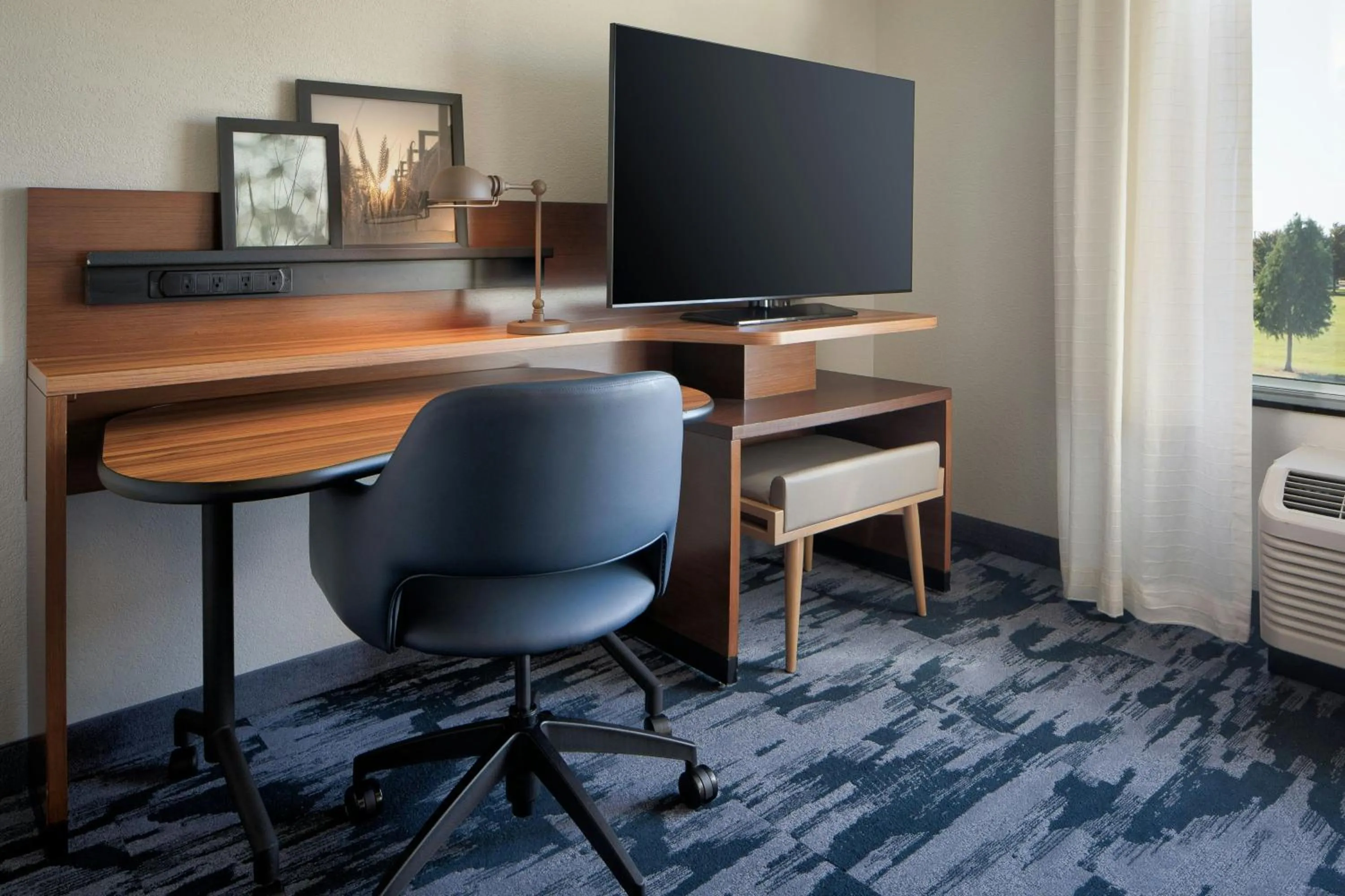 Bedroom in Fairfield Inn and Suites Oklahoma City Yukon