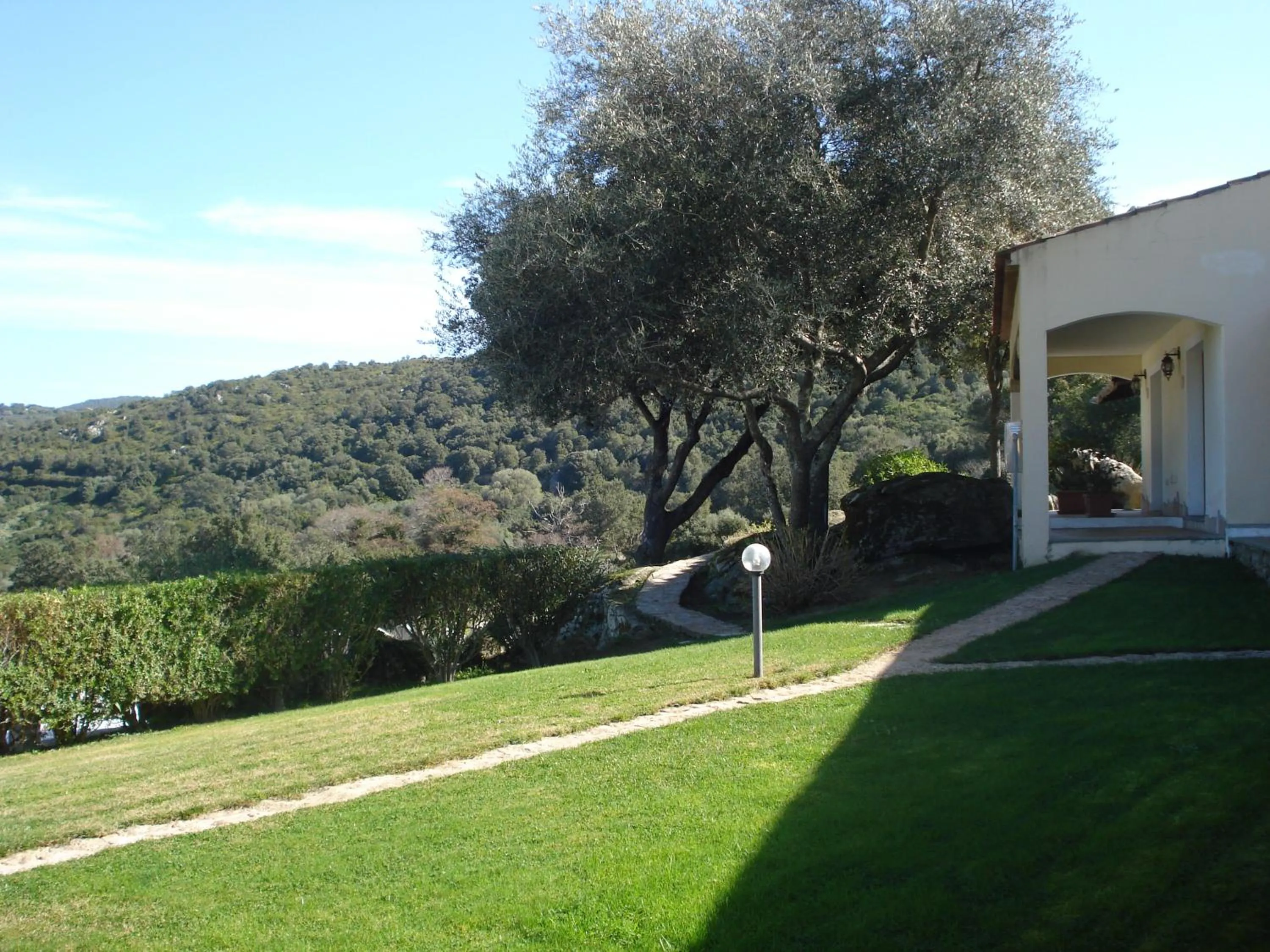 Garden in Hotel Valkarana Country Relais