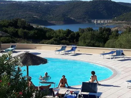 Pool view in Hotel Valkarana Country Relais