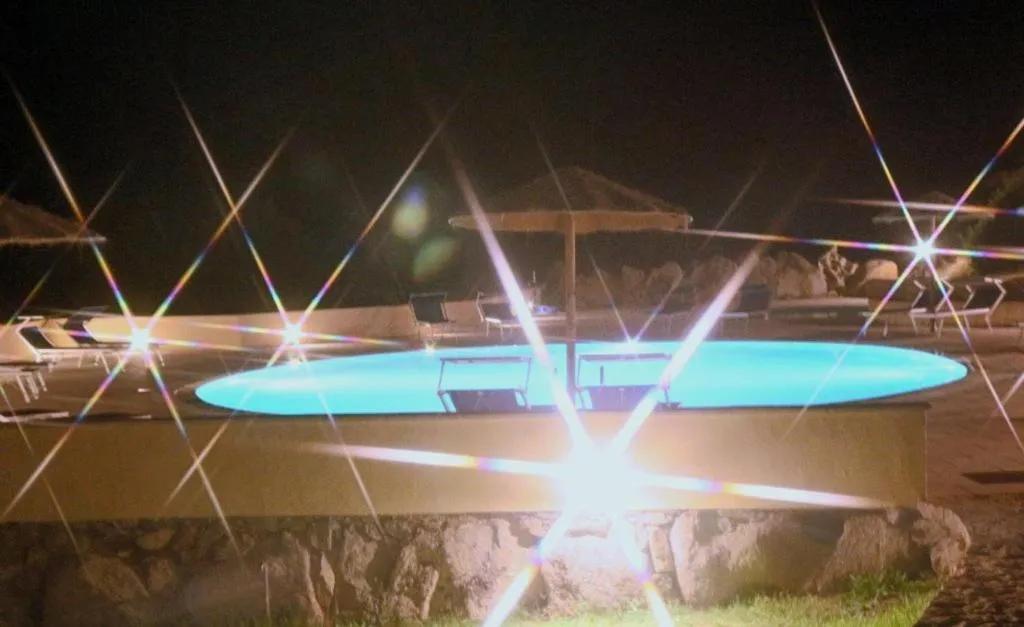 Pool view in Hotel Valkarana Country Relais