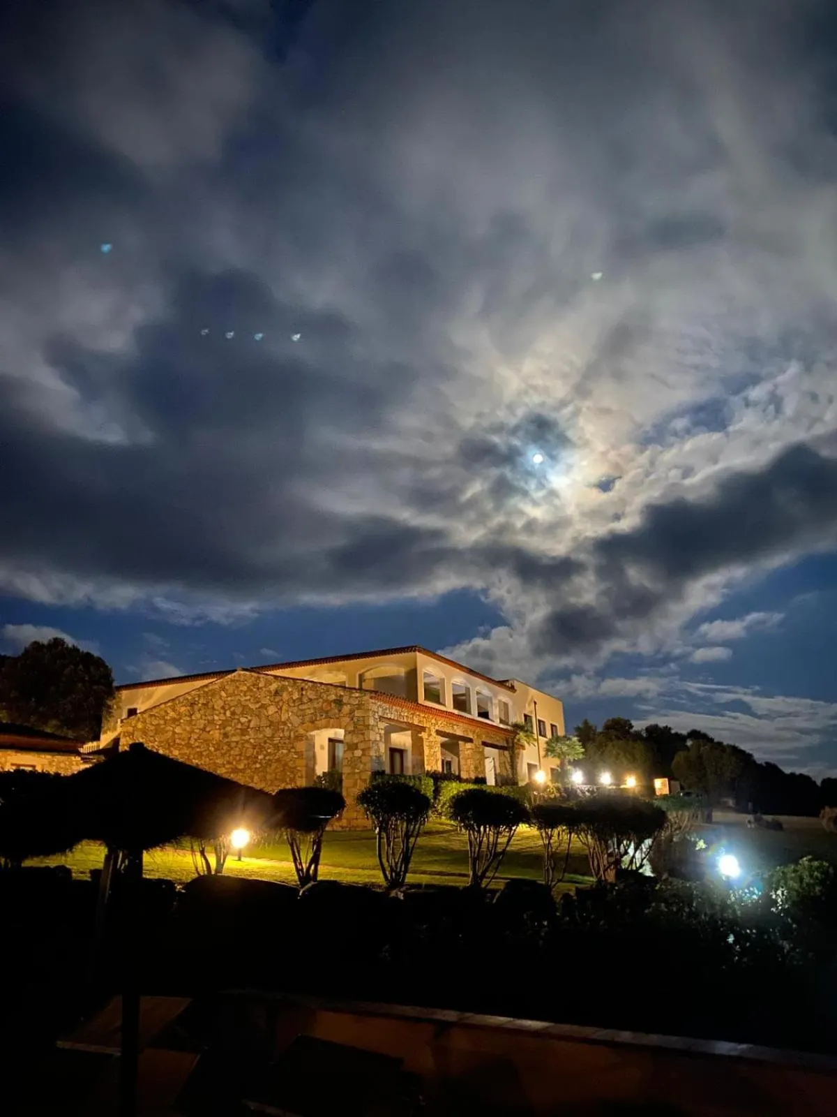 Property building in Hotel Valkarana Country Relais