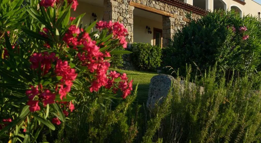 Garden in Hotel Valkarana Country Relais