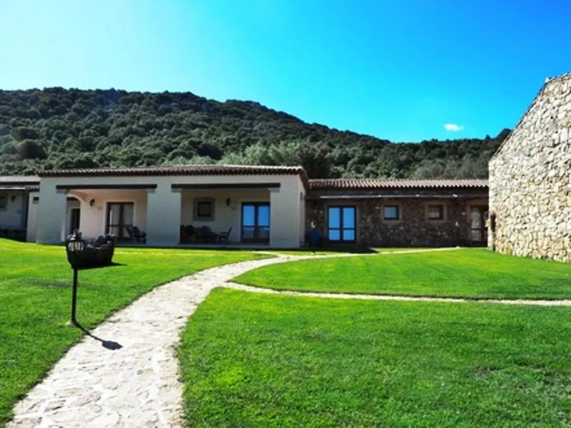 Garden in Hotel Valkarana Country Relais