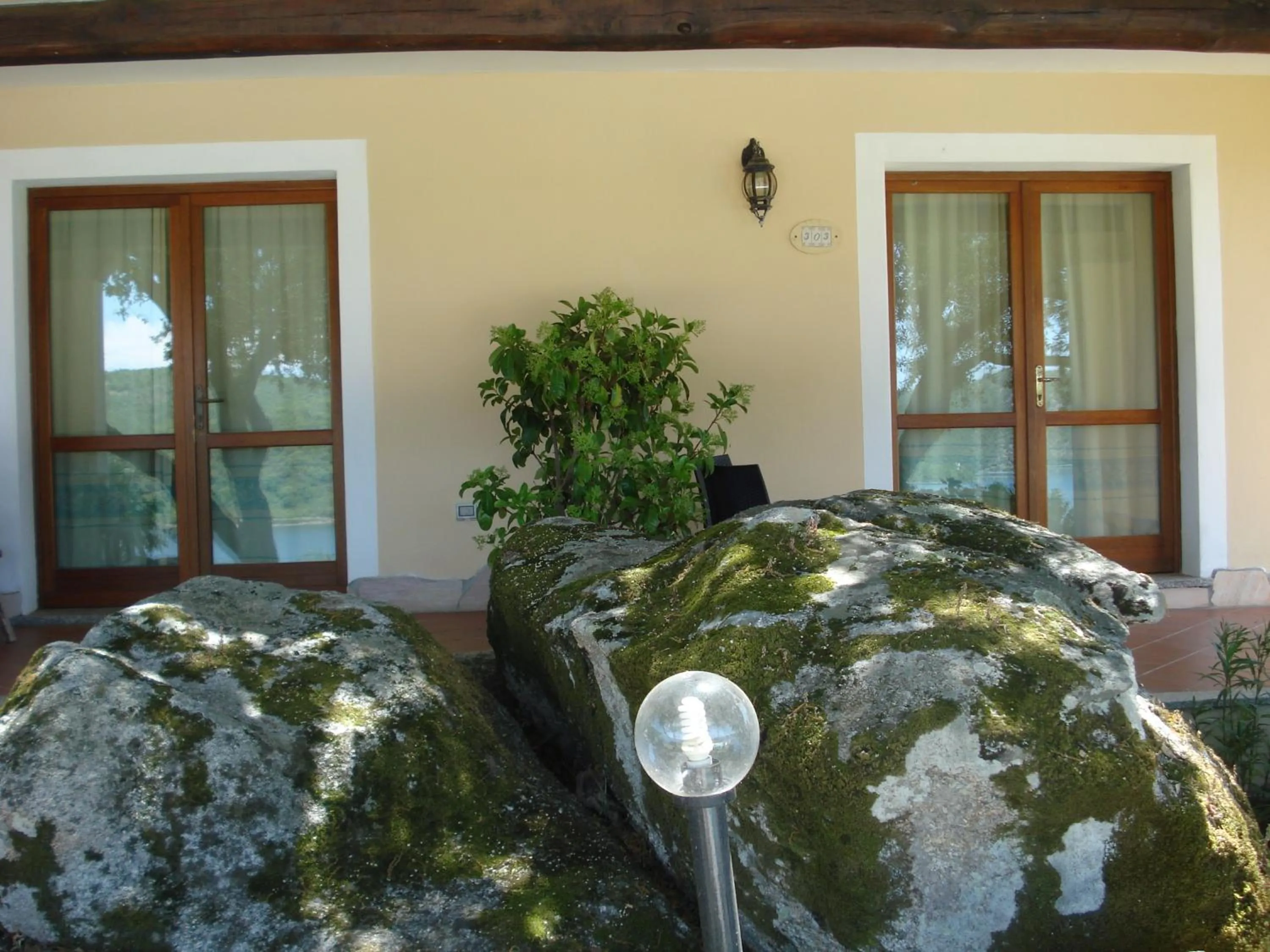 Garden in Hotel Valkarana Country Relais